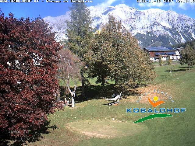 Archived image Webcam Ramsau am Dachstein: Golf course at the hotel Kobaldhof