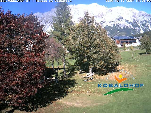 Archived image Webcam Ramsau am Dachstein: Golf course at the hotel Kobaldhof