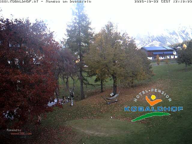Archived image Webcam Ramsau am Dachstein: Golf course at the hotel Kobaldhof
