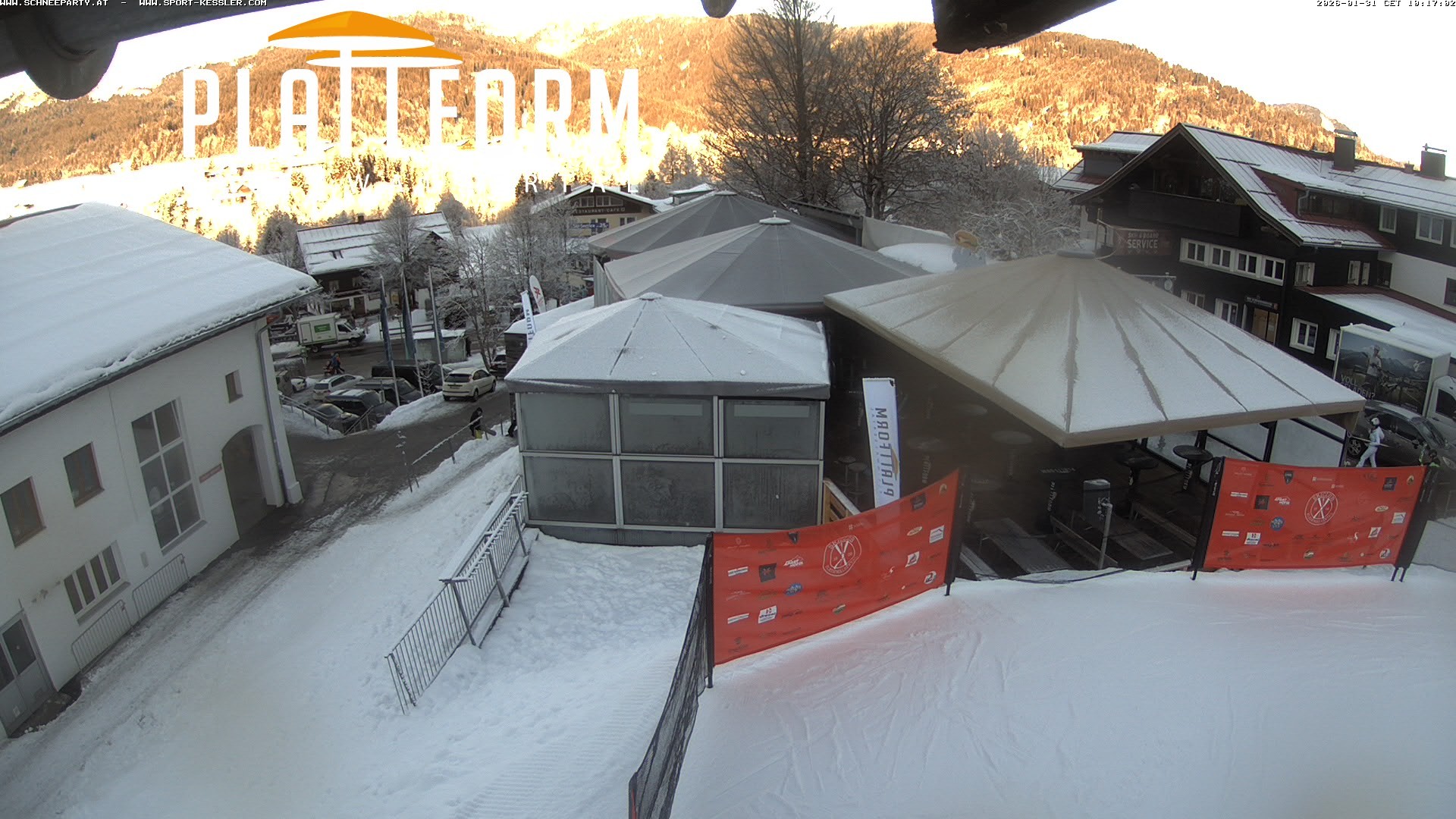 Archived image Webcam Bar at Riezlern