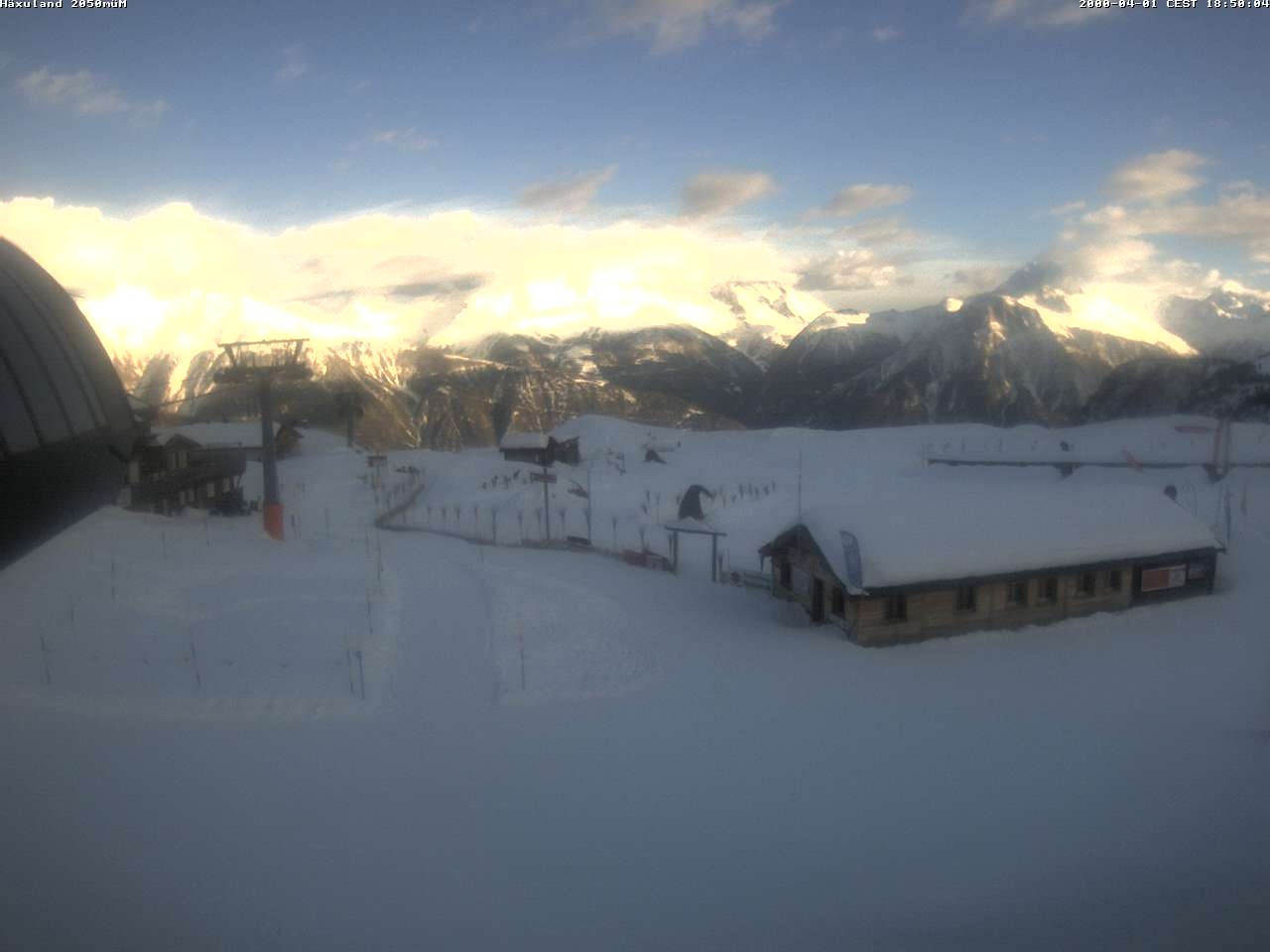 Archived image Webcam Top station gondola Blatten-Chiematte