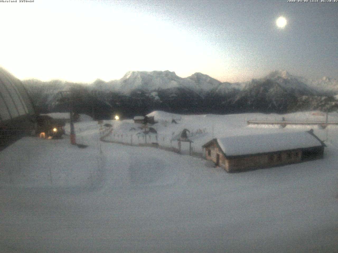 Archived image Webcam Top station gondola Blatten-Chiematte