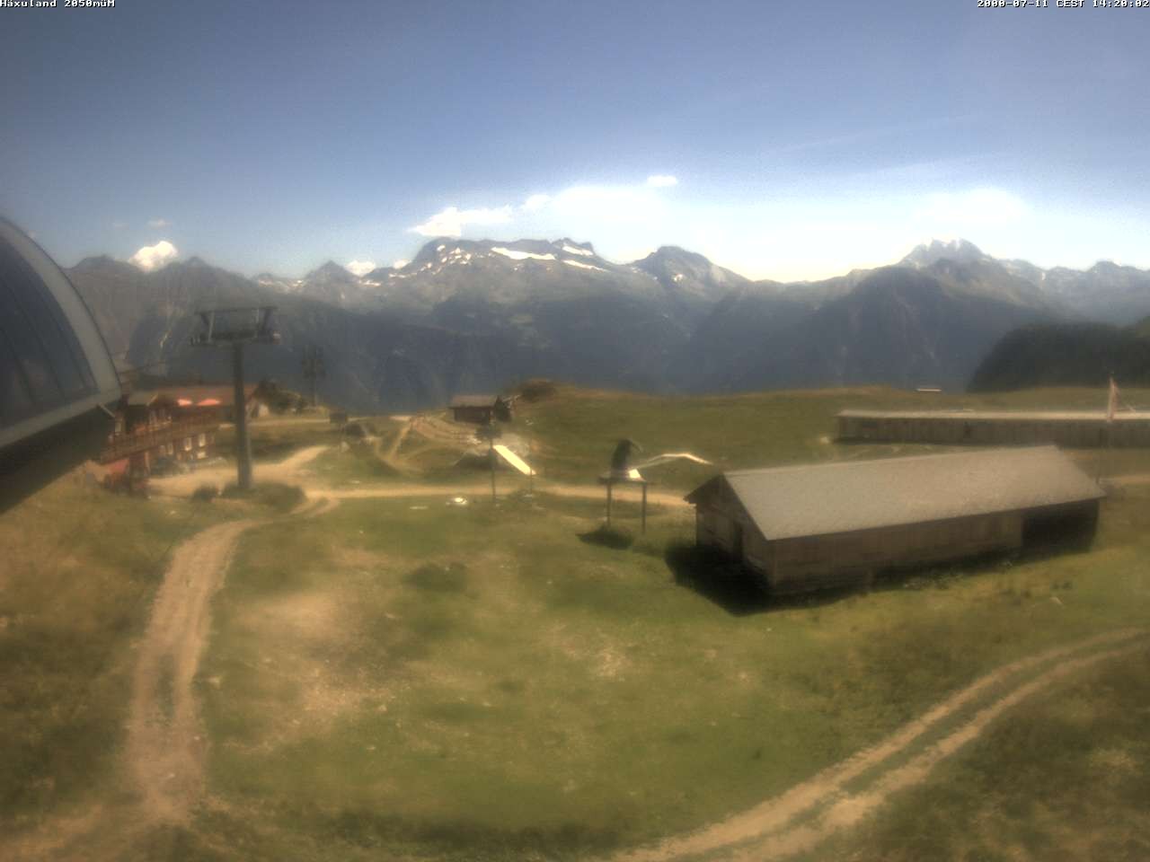 Archived image Webcam Top station gondola Blatten-Chiematte