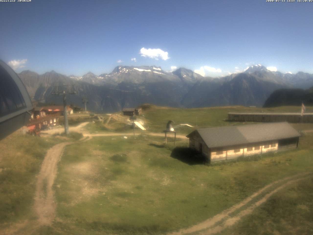 Archived image Webcam Top station gondola Blatten-Chiematte