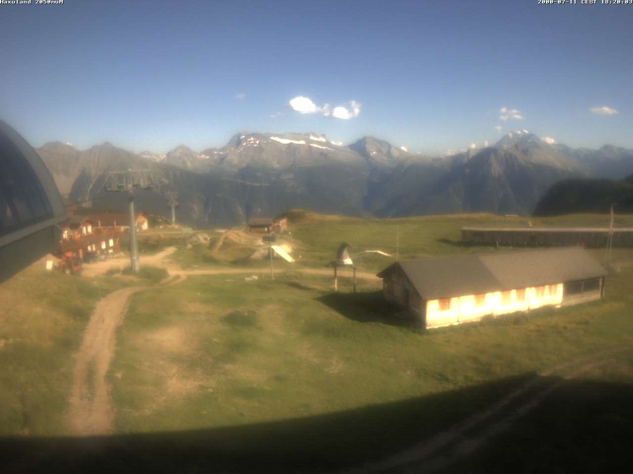 Archived image Webcam Top station gondola Blatten-Chiematte