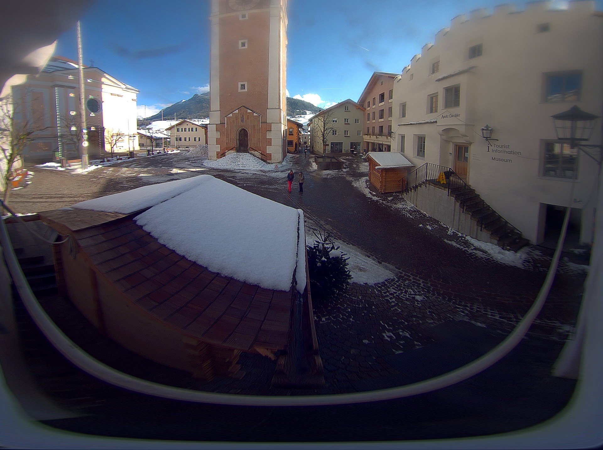 Archiv Foto Webcam Dorfplatz Kastelruth, Südtirol