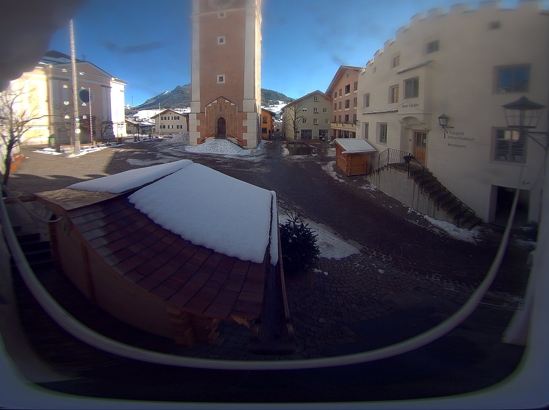 Archiv Foto Webcam Dorfplatz Kastelruth, Südtirol