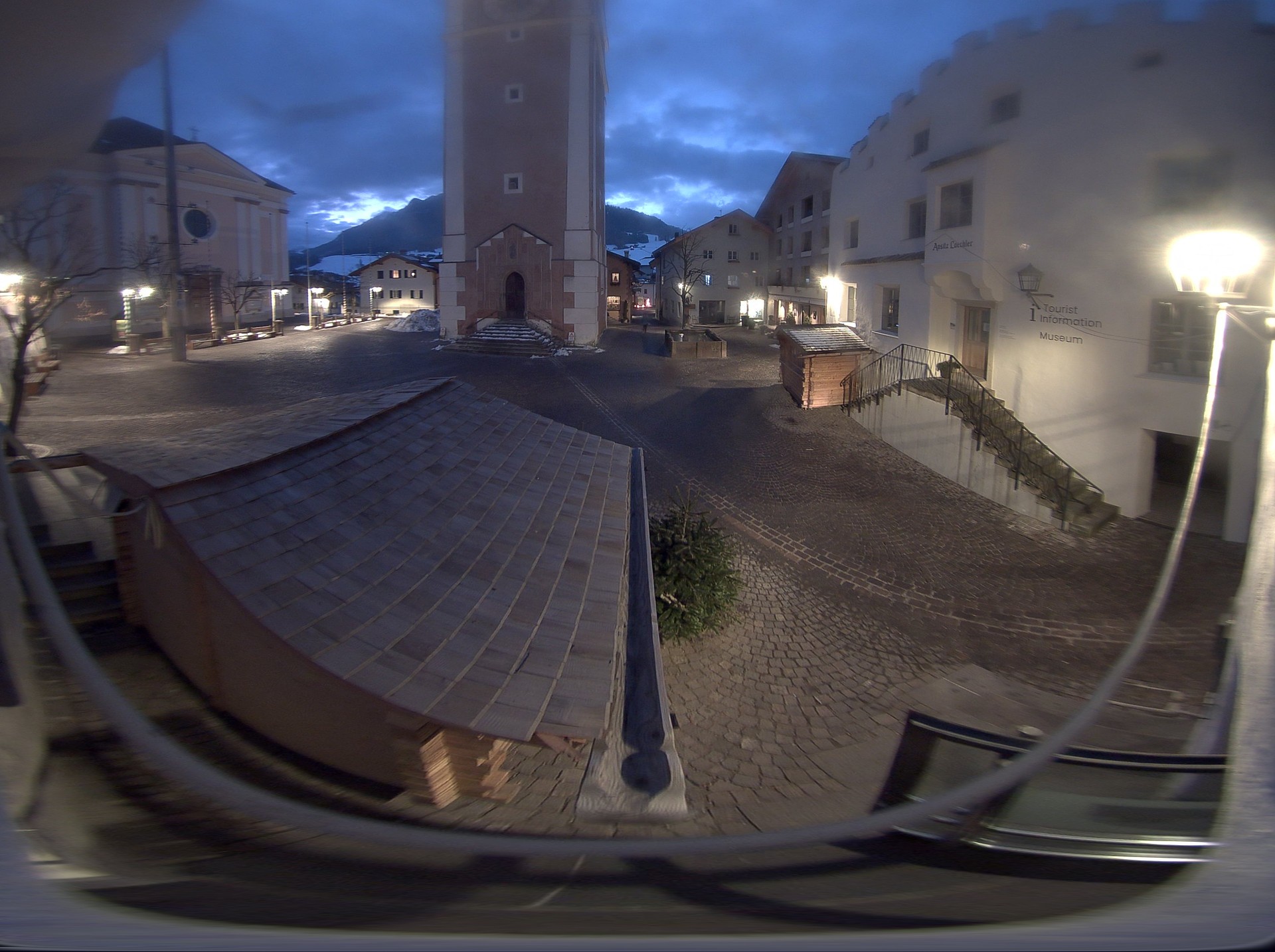 Archived image Webcam Castelrotto/Kastelruth village square, South Tyrol