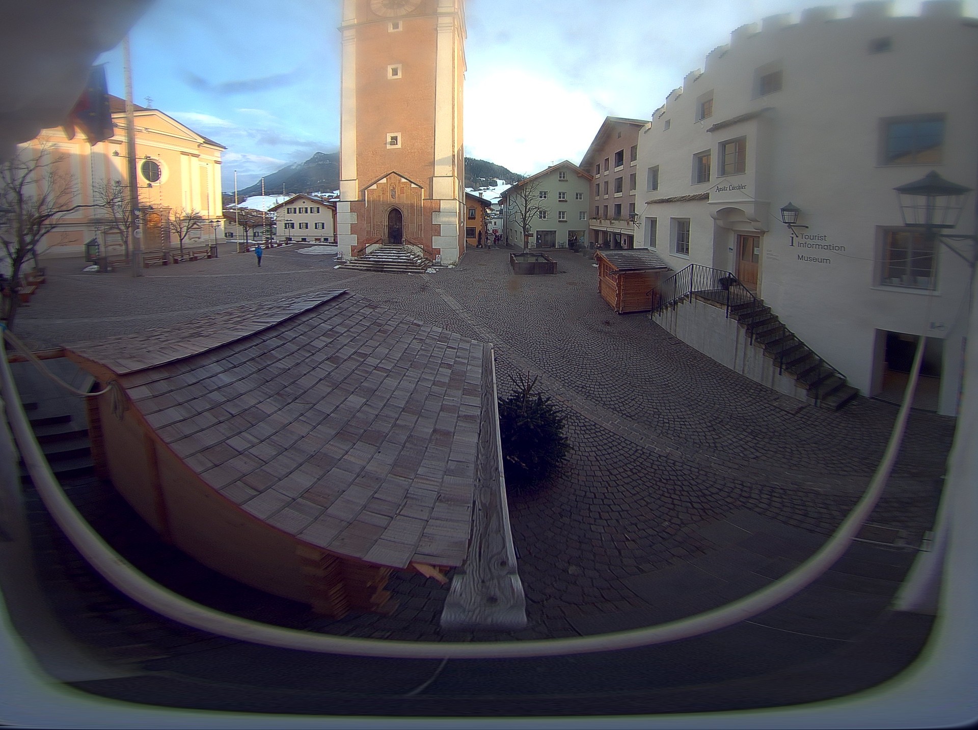 Archived image Webcam Castelrotto/Kastelruth village square, South Tyrol