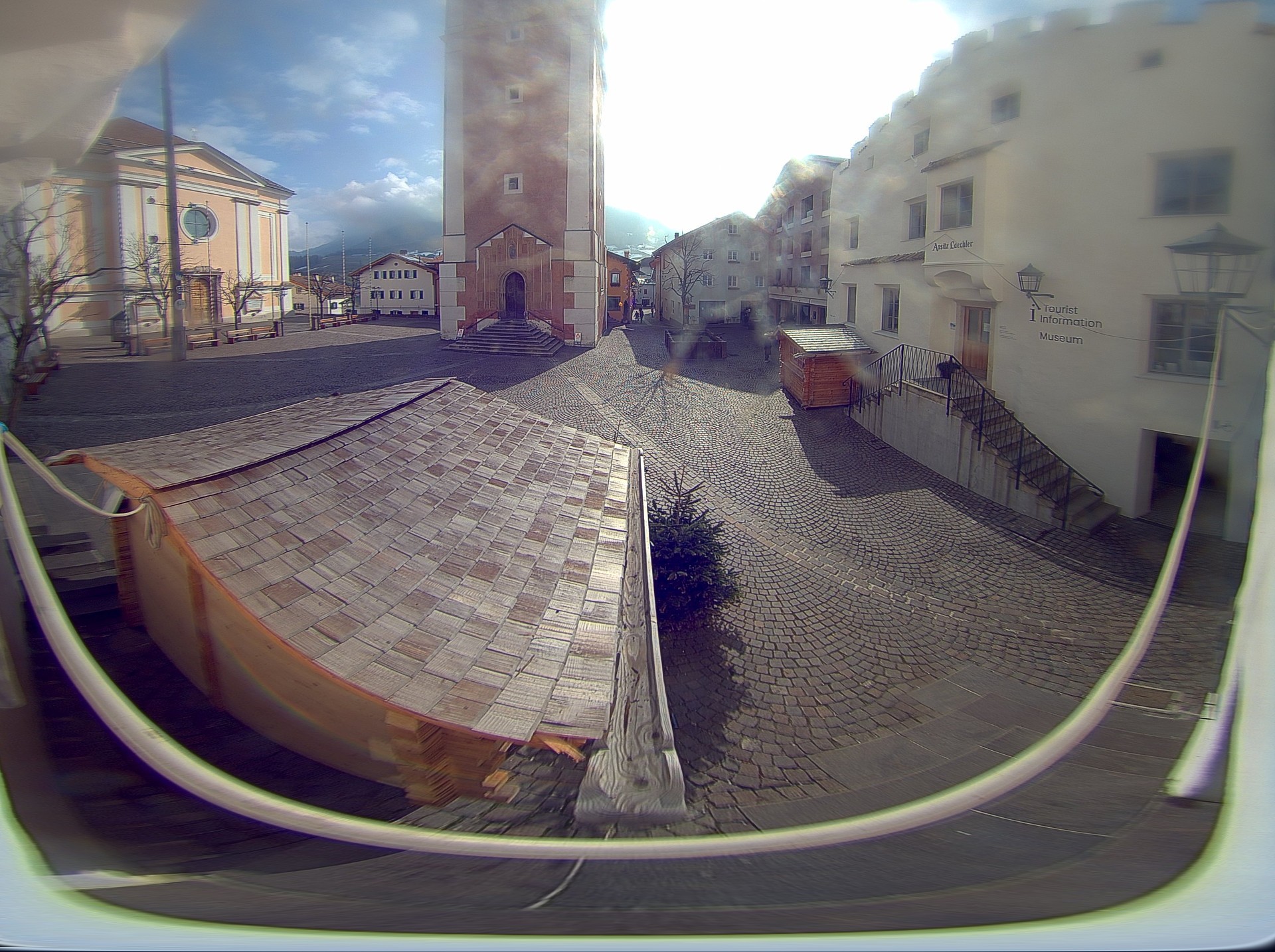 Archiv Foto Webcam Dorfplatz Kastelruth, Südtirol