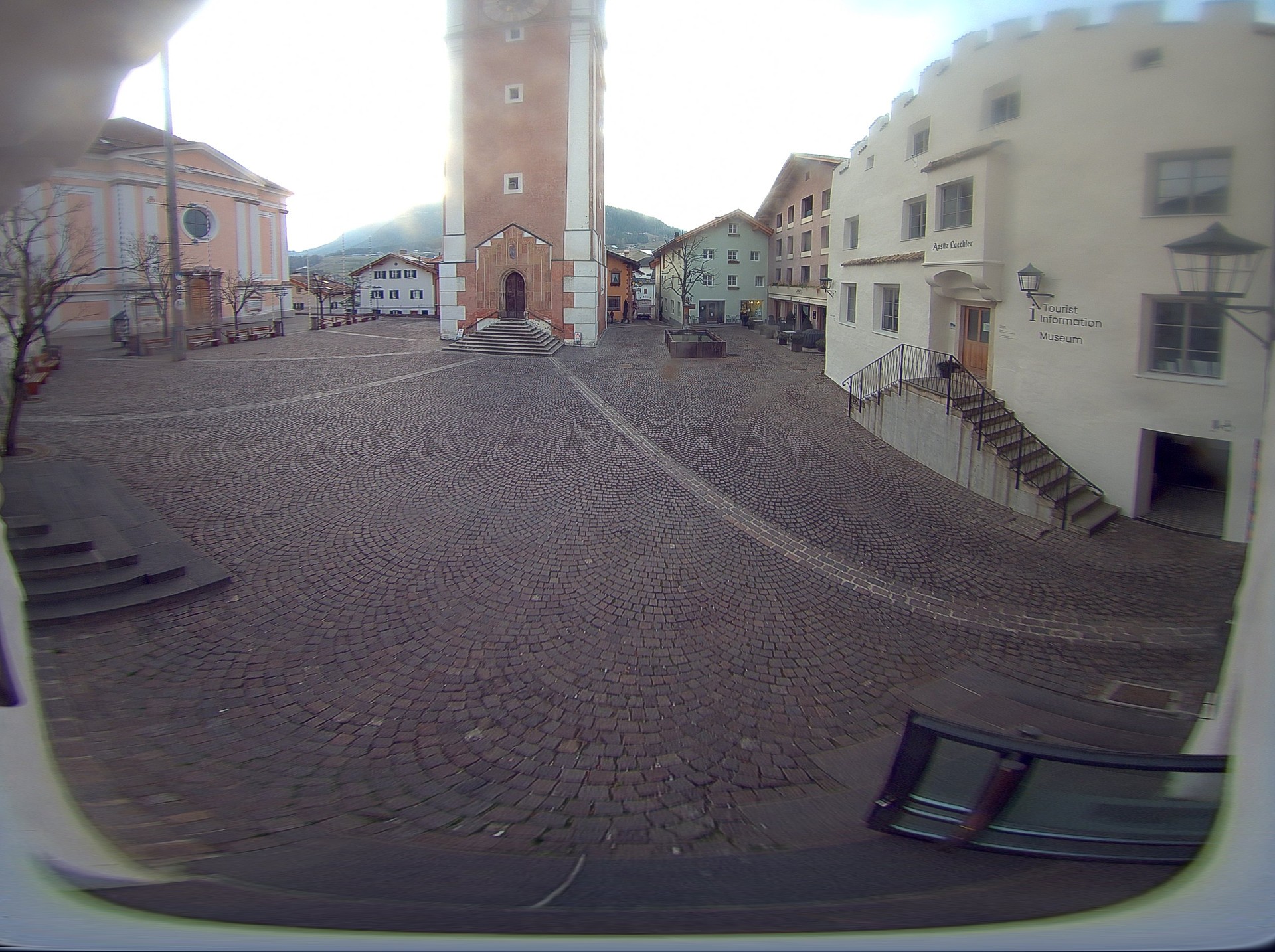 Archiv Foto Webcam Dorfplatz Kastelruth, Südtirol
