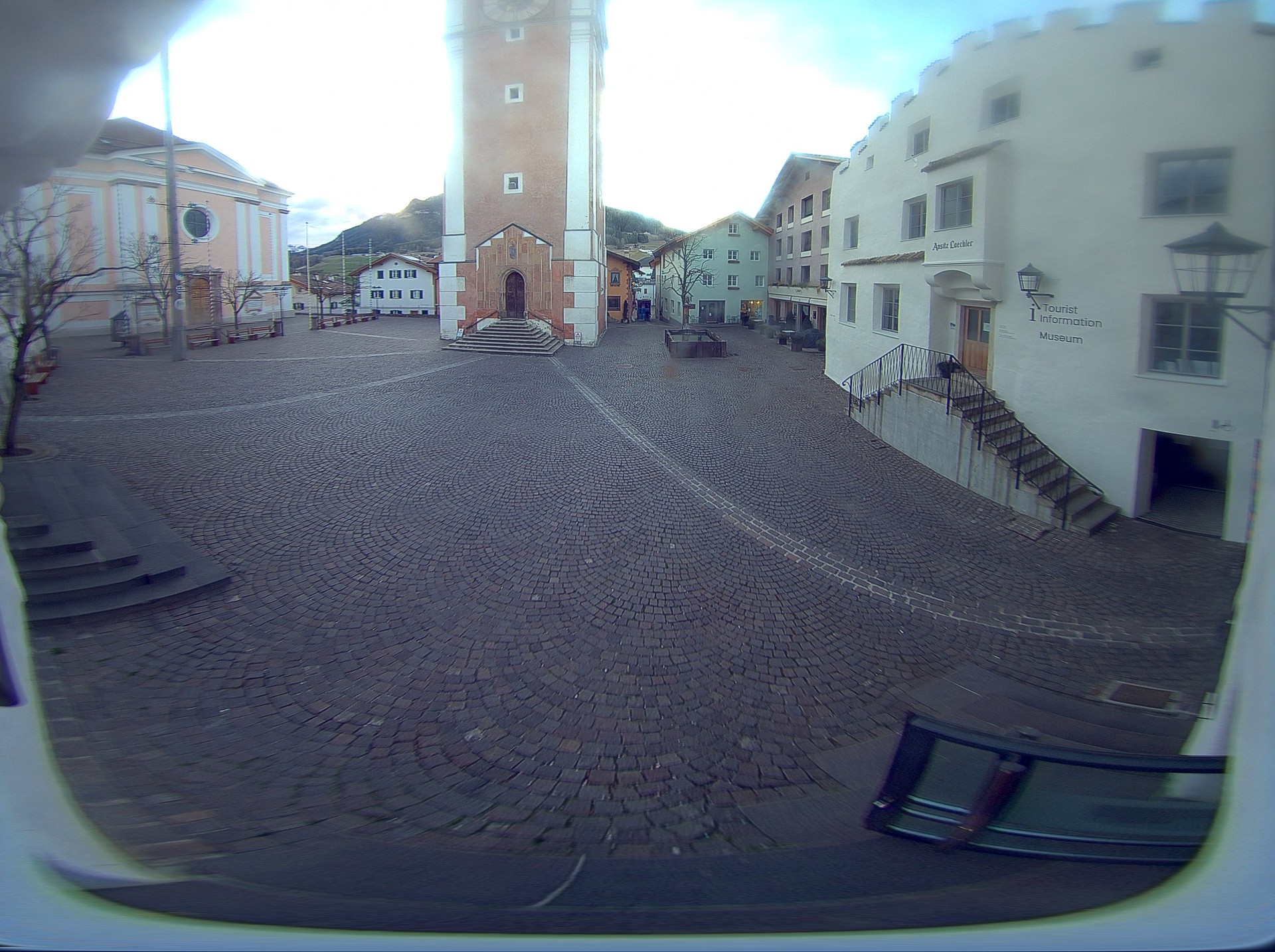Archiv Foto Webcam Dorfplatz Kastelruth, Südtirol