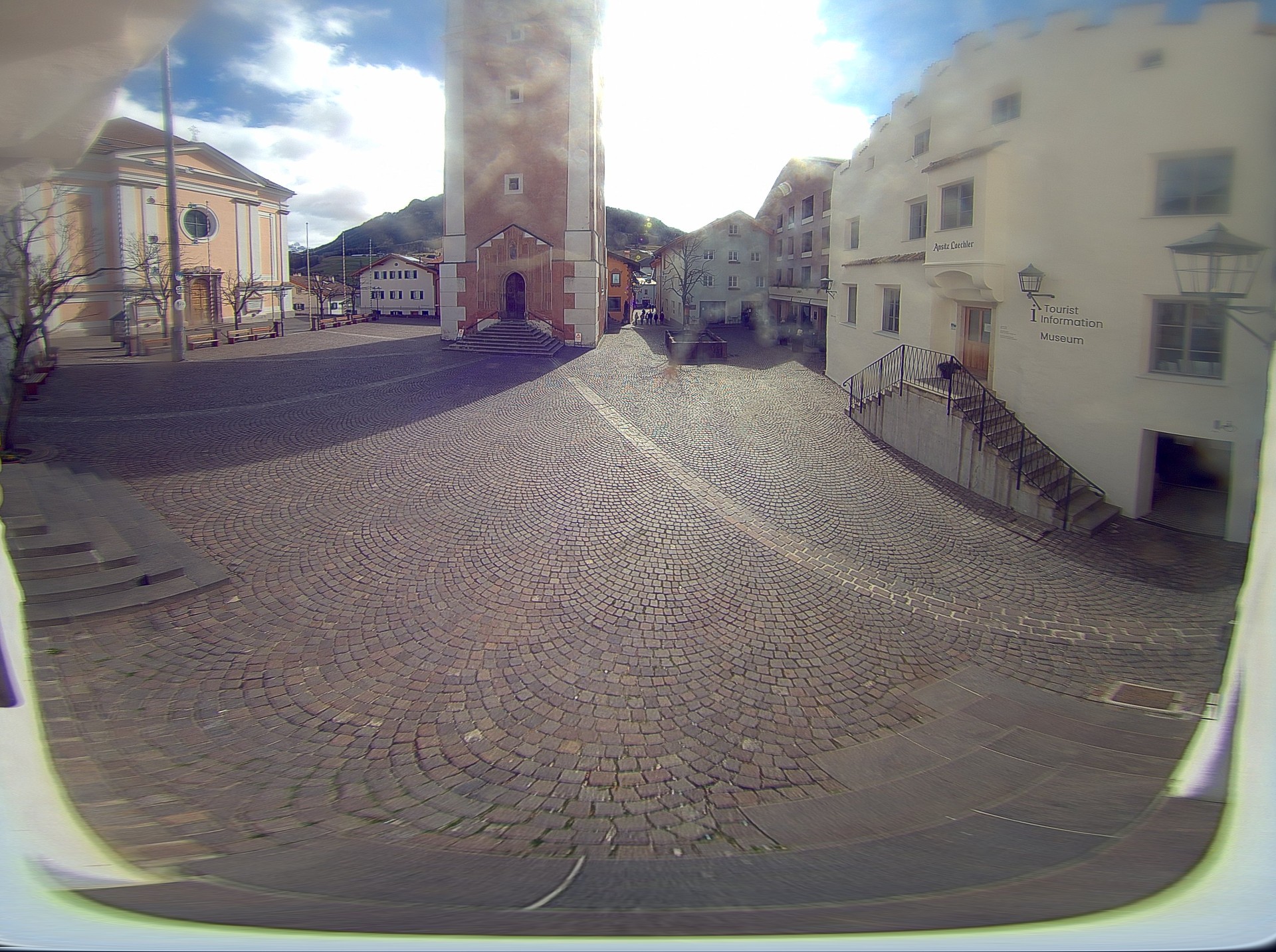 Archiv Foto Webcam Dorfplatz Kastelruth, Südtirol
