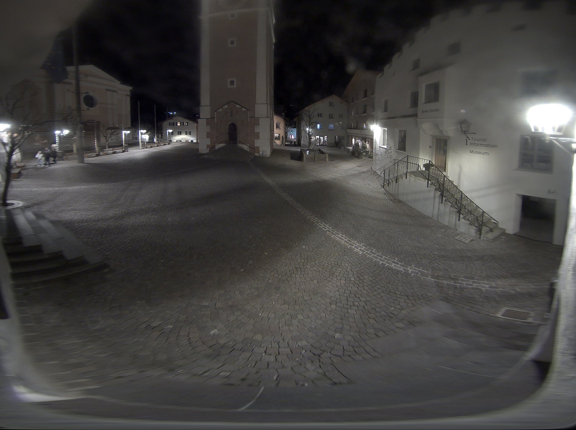 Archiv Foto Webcam Dorfplatz Kastelruth, Südtirol