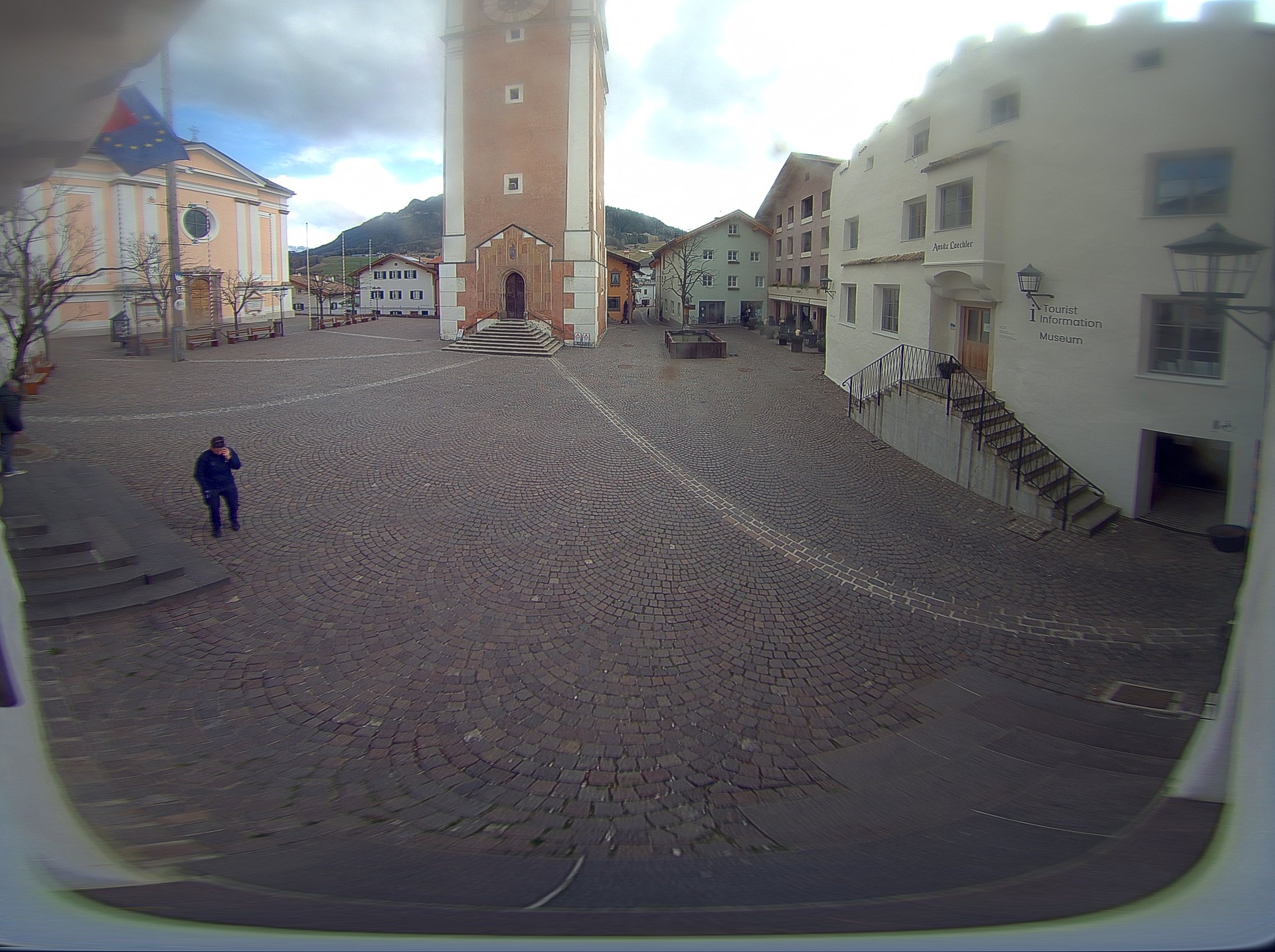 Archived image Webcam Castelrotto/Kastelruth village square, South Tyrol
