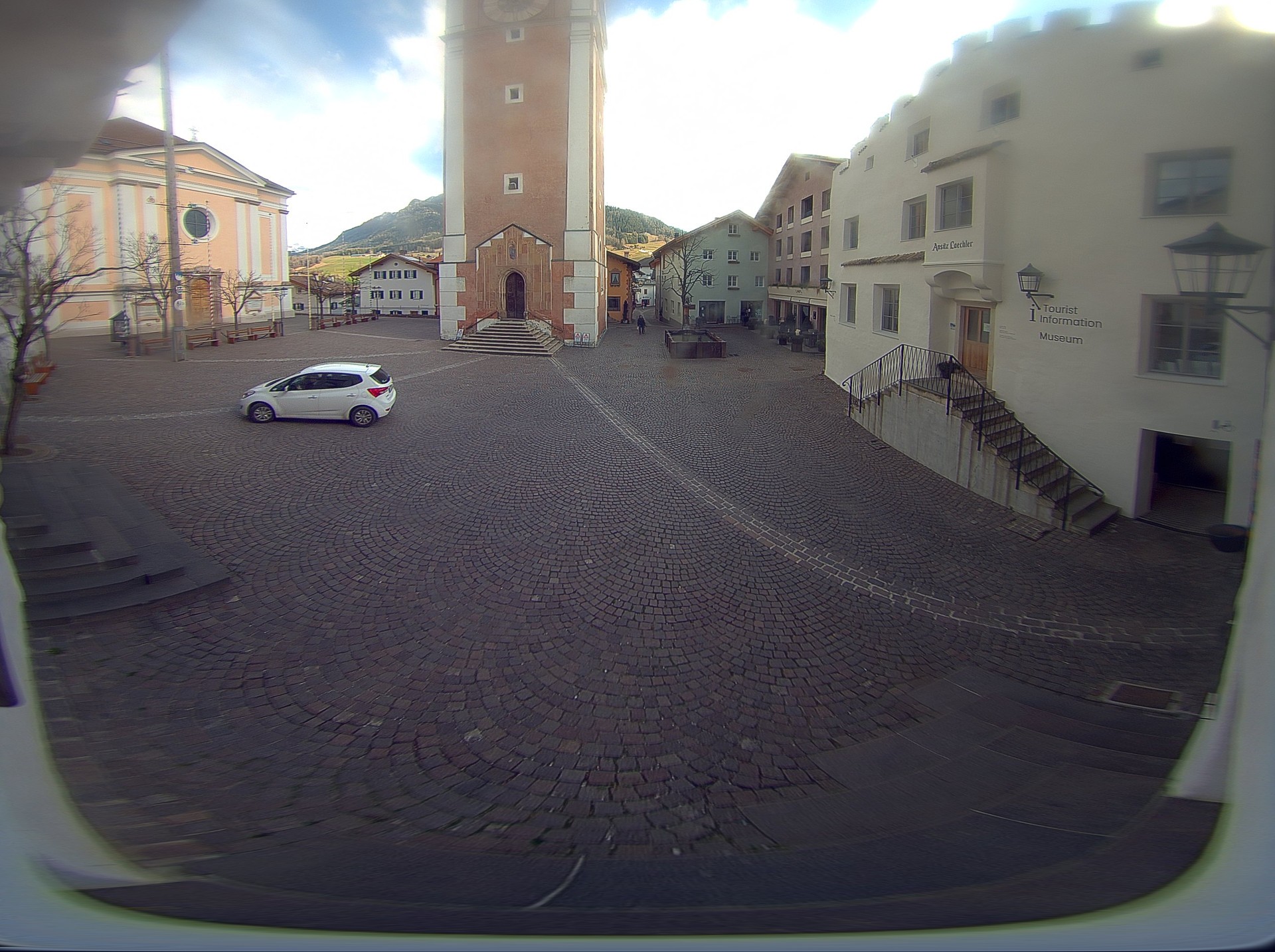 Archived image Webcam Castelrotto/Kastelruth village square, South Tyrol