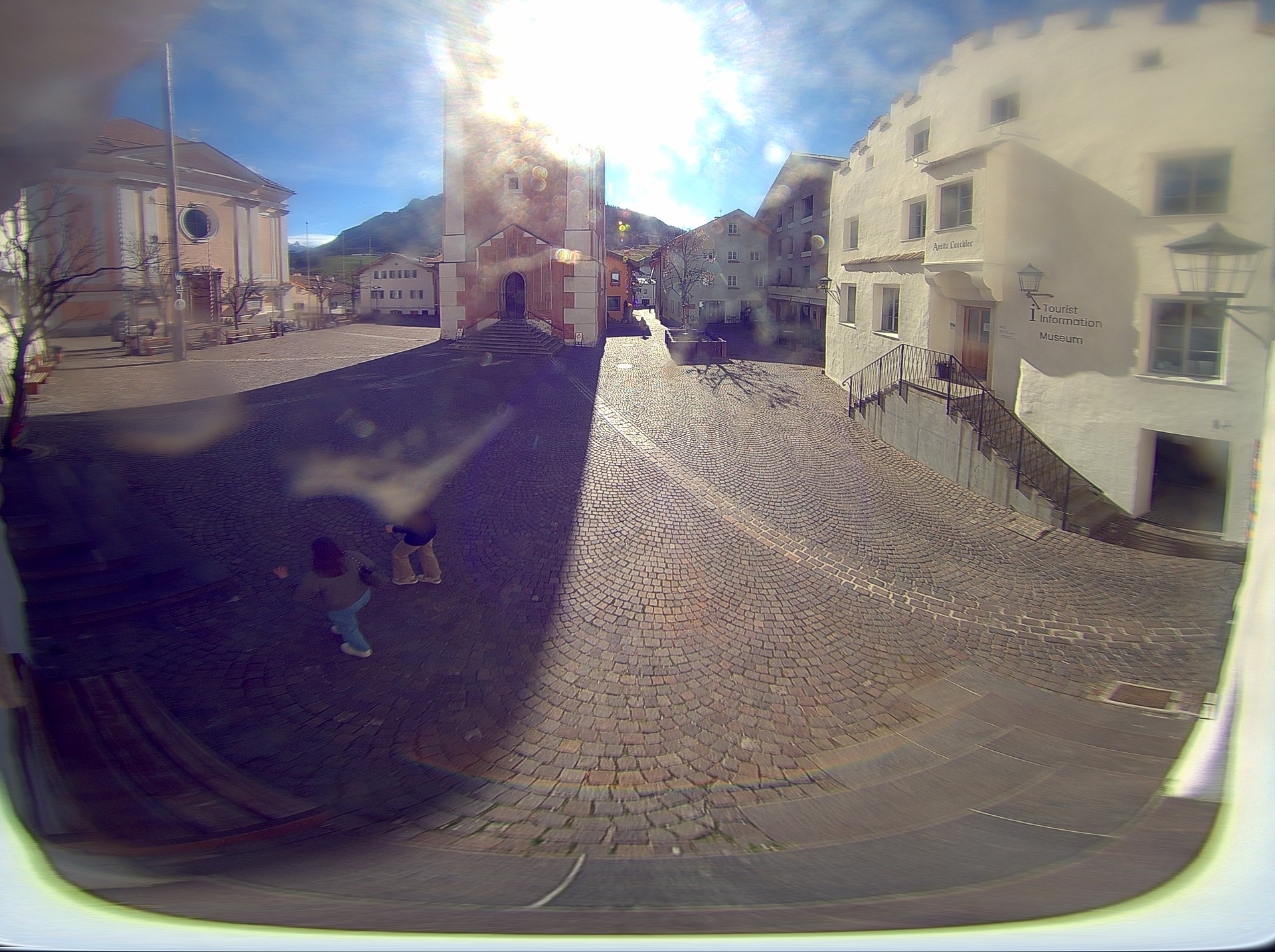 Archiv Foto Webcam Dorfplatz Kastelruth, Südtirol