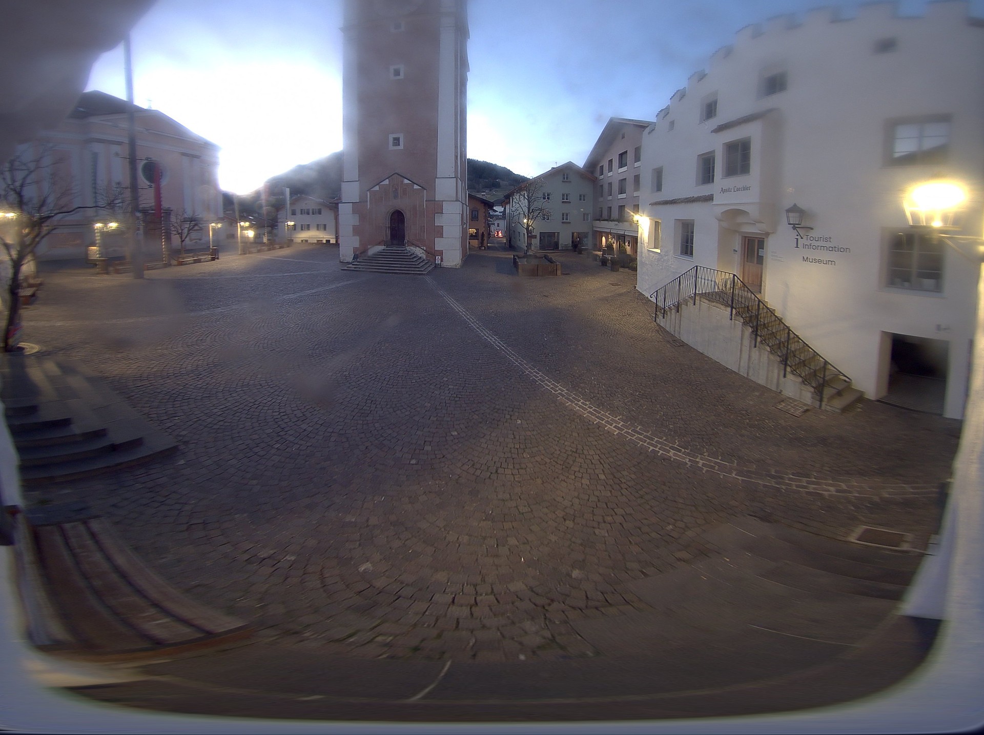 Archived image Webcam Castelrotto/Kastelruth village square, South Tyrol