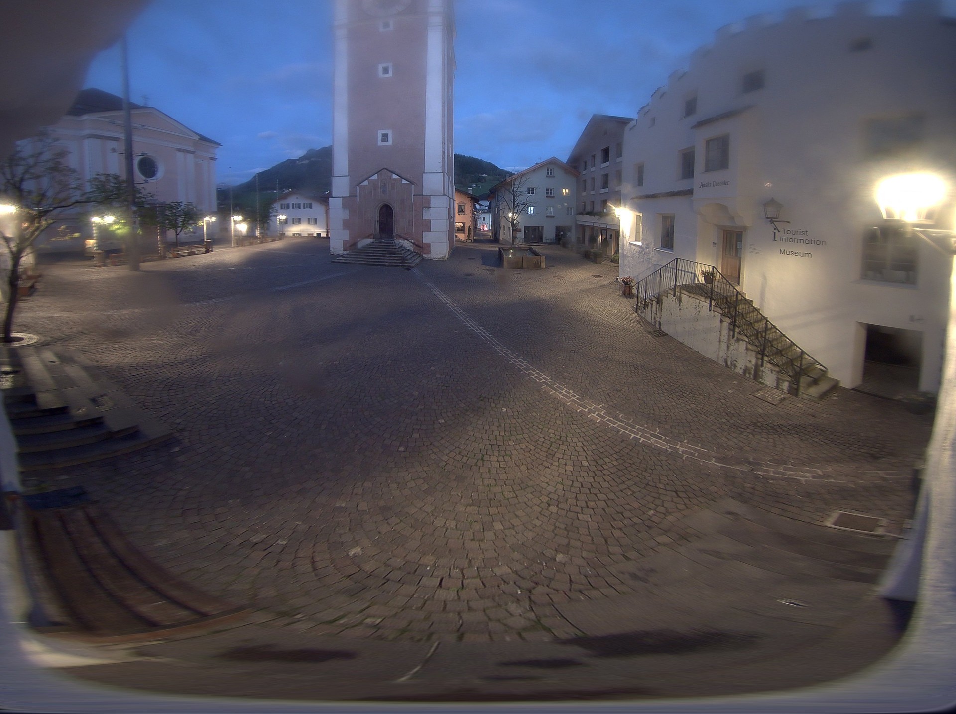 Archived image Webcam Castelrotto/Kastelruth village square, South Tyrol