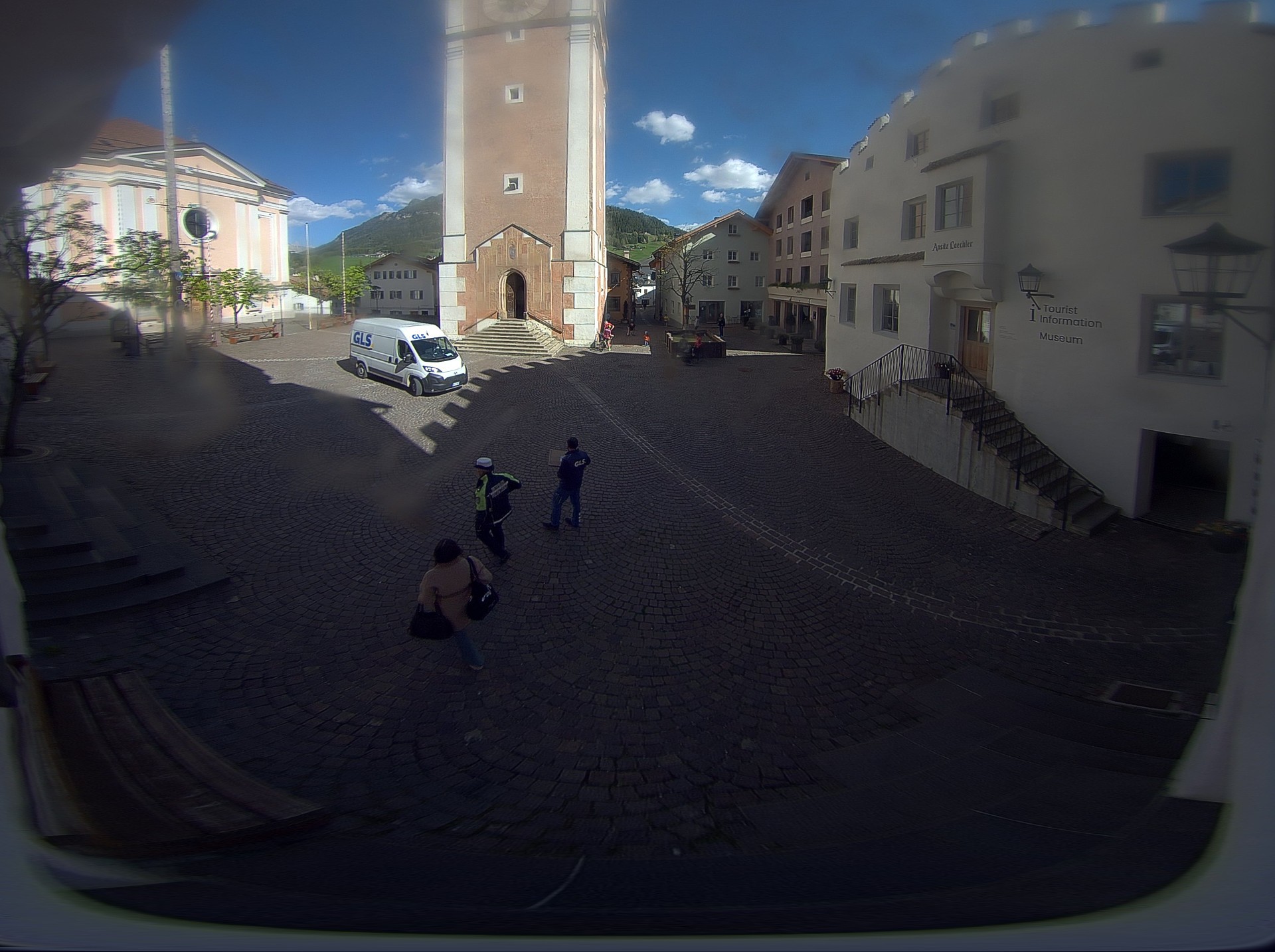 Archived image Webcam Castelrotto/Kastelruth village square, South Tyrol