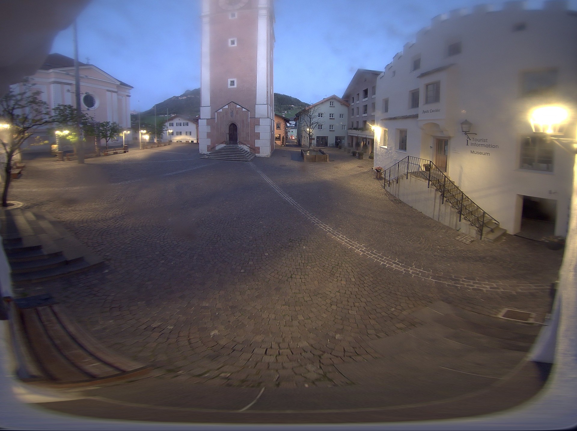 Archived image Webcam Castelrotto/Kastelruth village square, South Tyrol