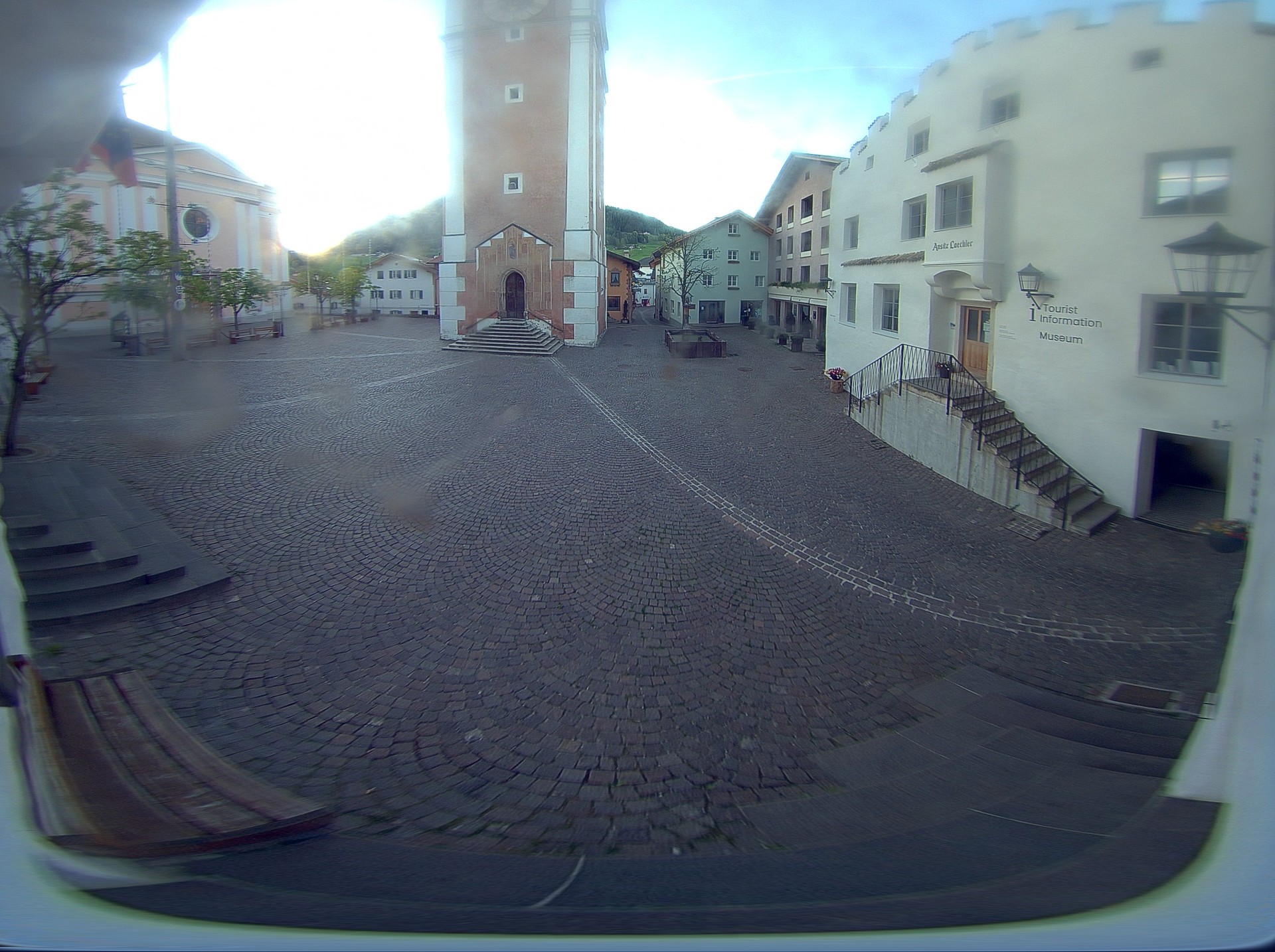 Archiv Foto Webcam Dorfplatz Kastelruth, Südtirol