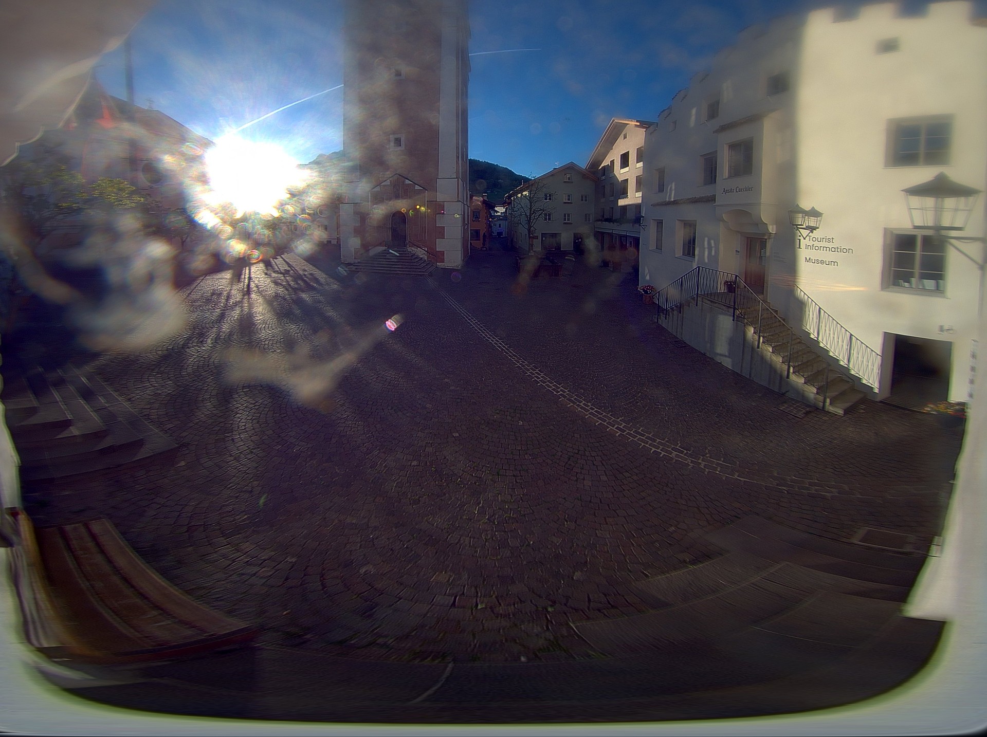 Archiv Foto Webcam Dorfplatz Kastelruth, Südtirol