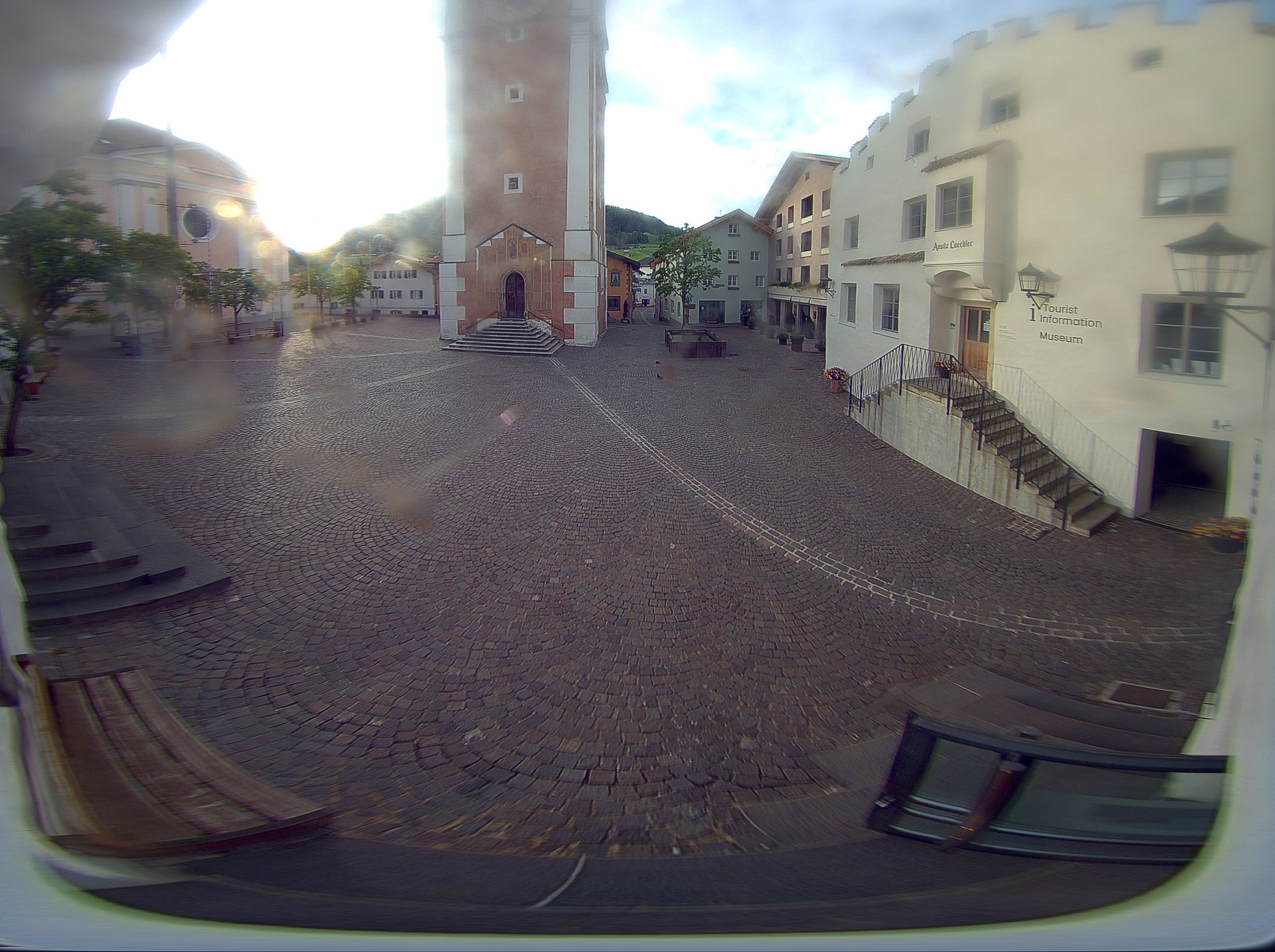 Archiv Foto Webcam Dorfplatz Kastelruth, Südtirol