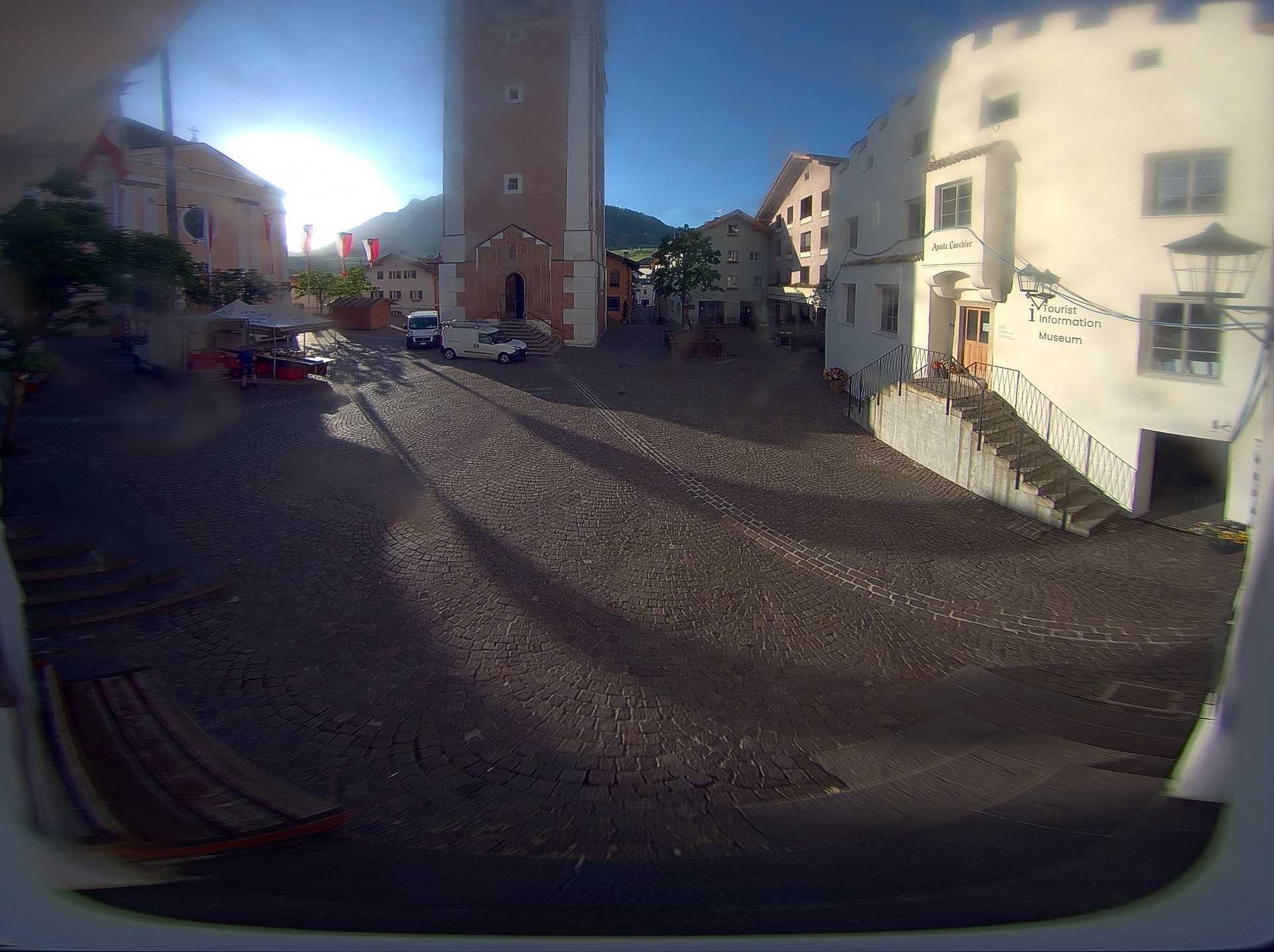 Archiv Foto Webcam Dorfplatz Kastelruth, Südtirol