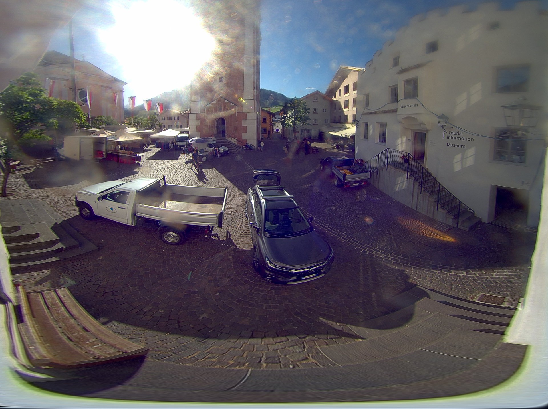 Archiv Foto Webcam Dorfplatz Kastelruth, Südtirol