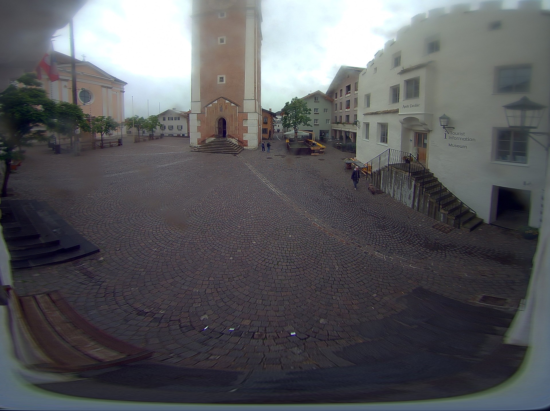 Archiv Foto Webcam Dorfplatz Kastelruth, Südtirol