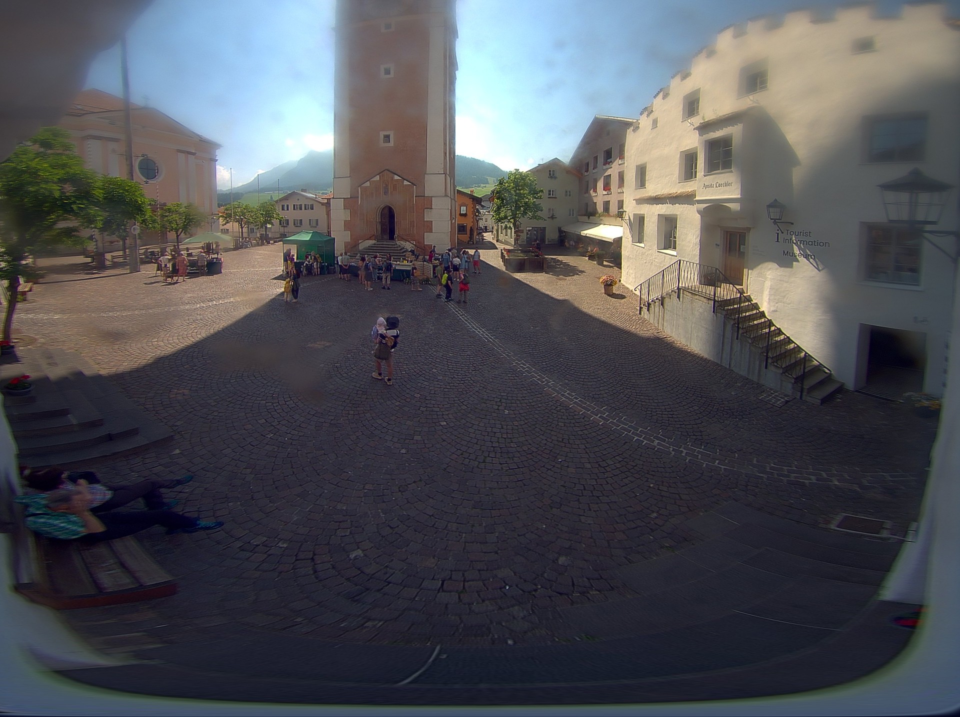 Archiv Foto Webcam Dorfplatz Kastelruth, Südtirol