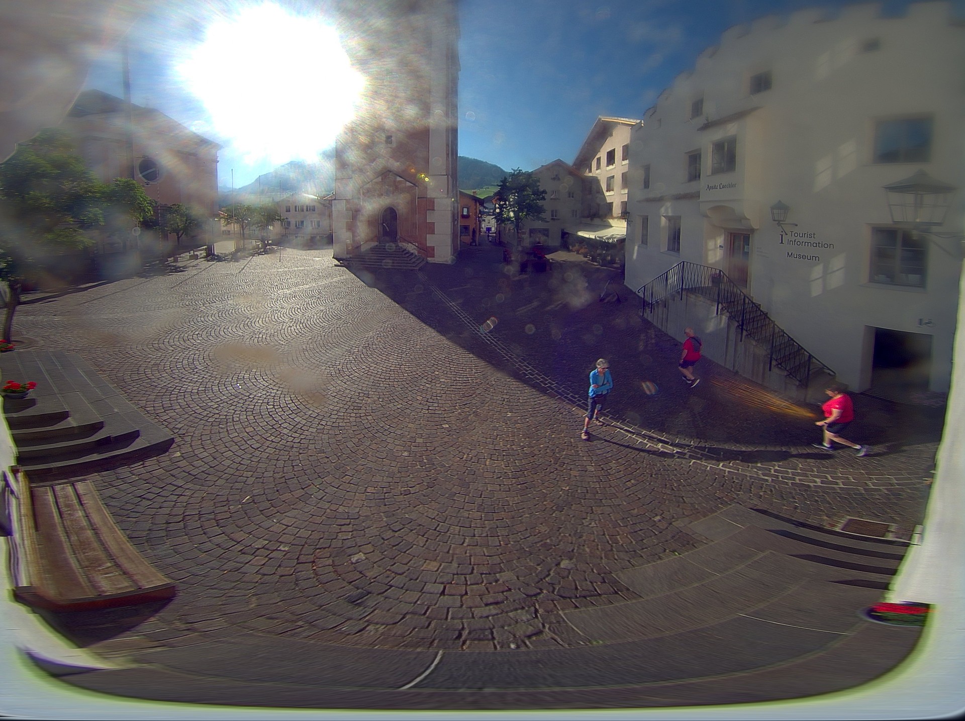 Archiv Foto Webcam Dorfplatz Kastelruth, Südtirol
