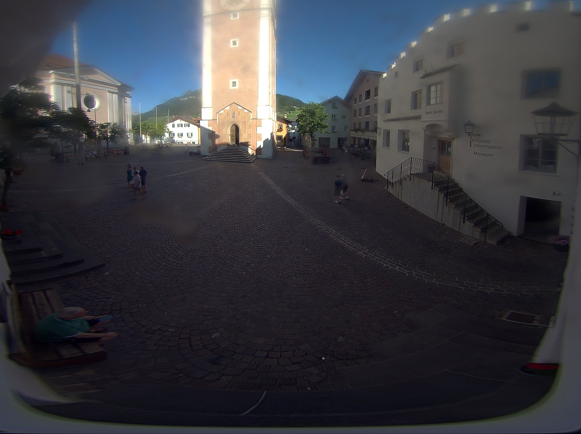 Archiv Foto Webcam Dorfplatz Kastelruth, Südtirol