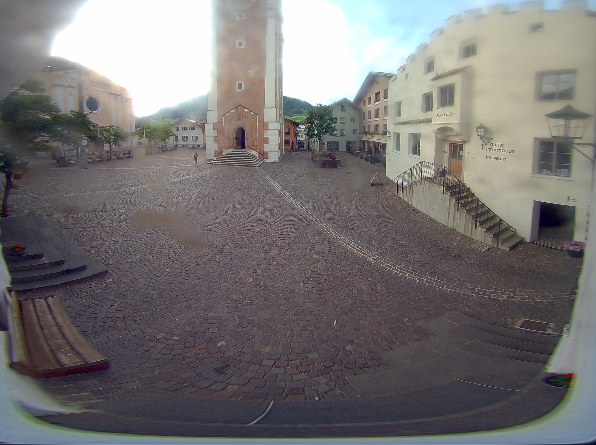Archiv Foto Webcam Dorfplatz Kastelruth, Südtirol