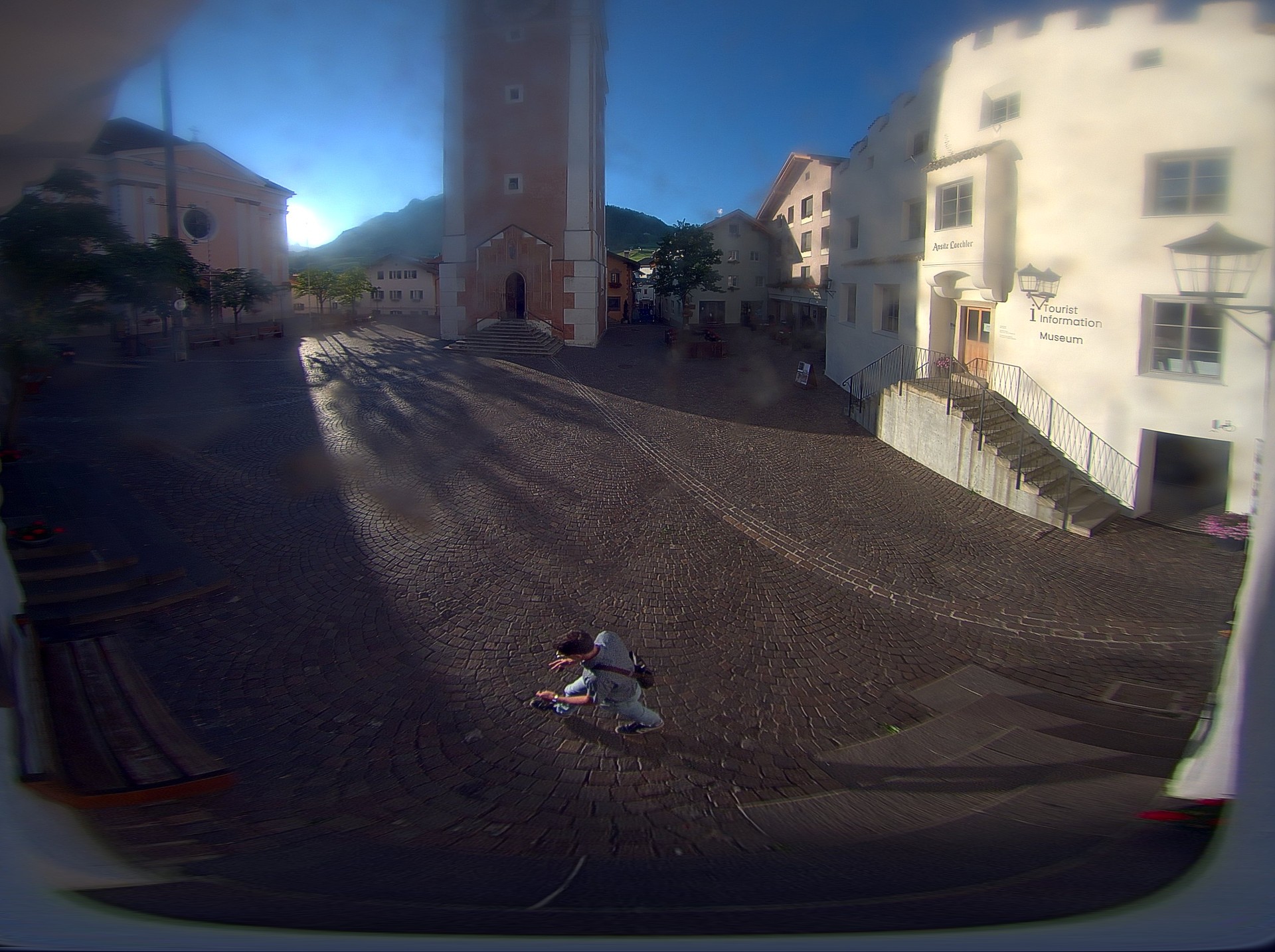 Archived image Webcam Castelrotto/Kastelruth village square, South Tyrol