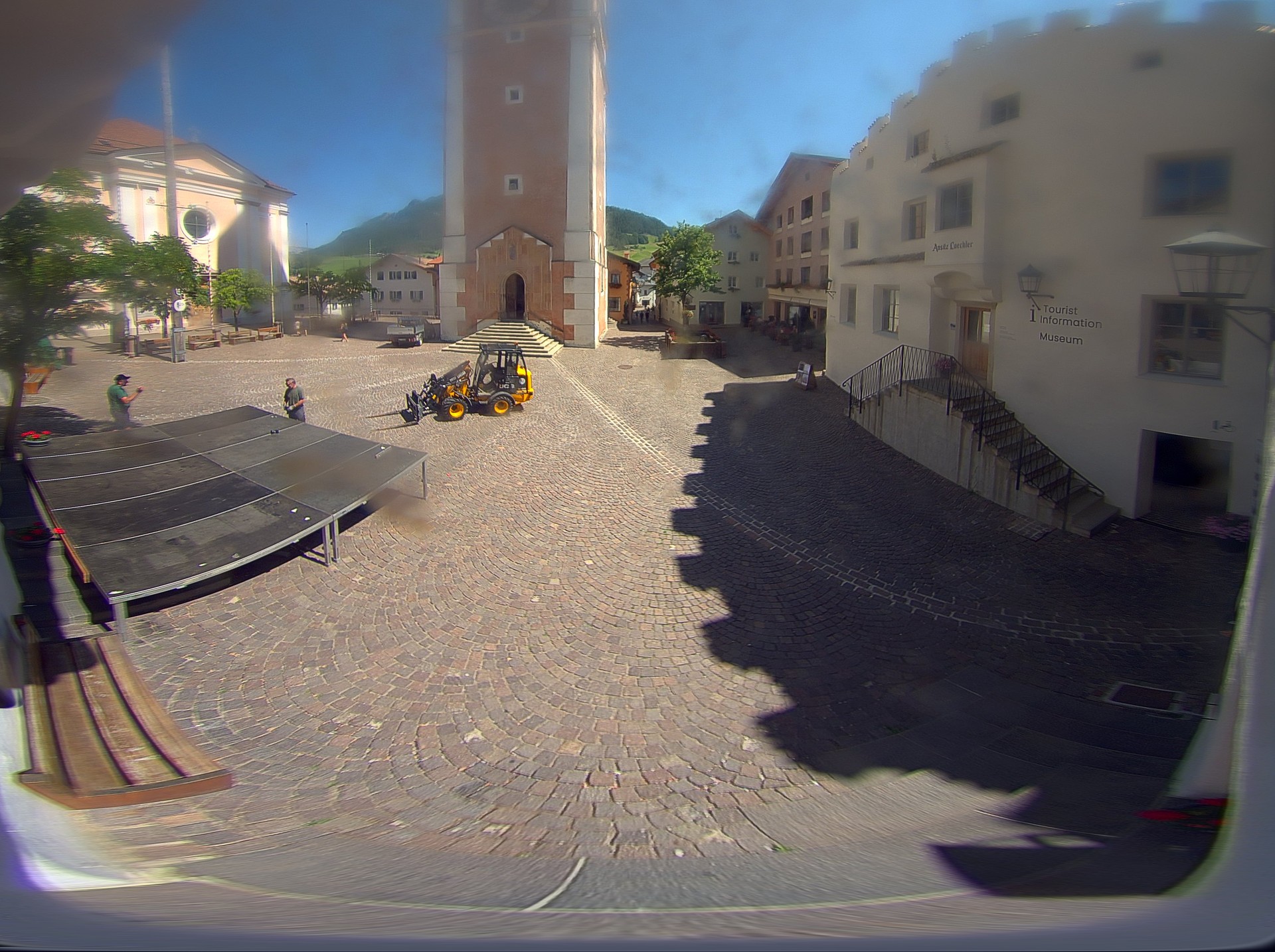 Archived image Webcam Castelrotto/Kastelruth village square, South Tyrol