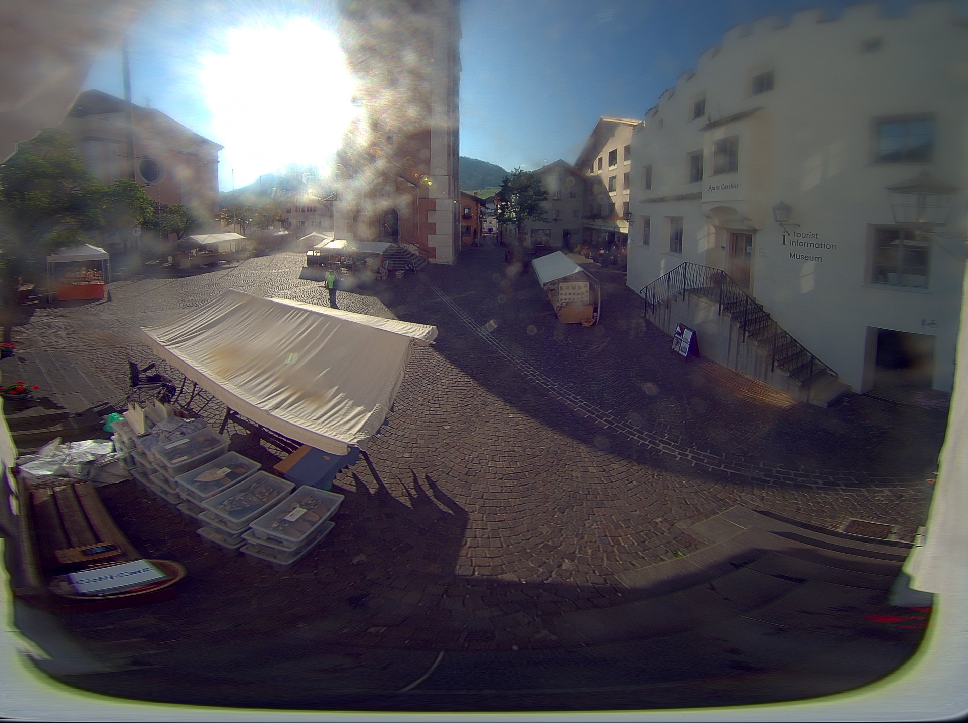 Archiv Foto Webcam Dorfplatz Kastelruth, Südtirol