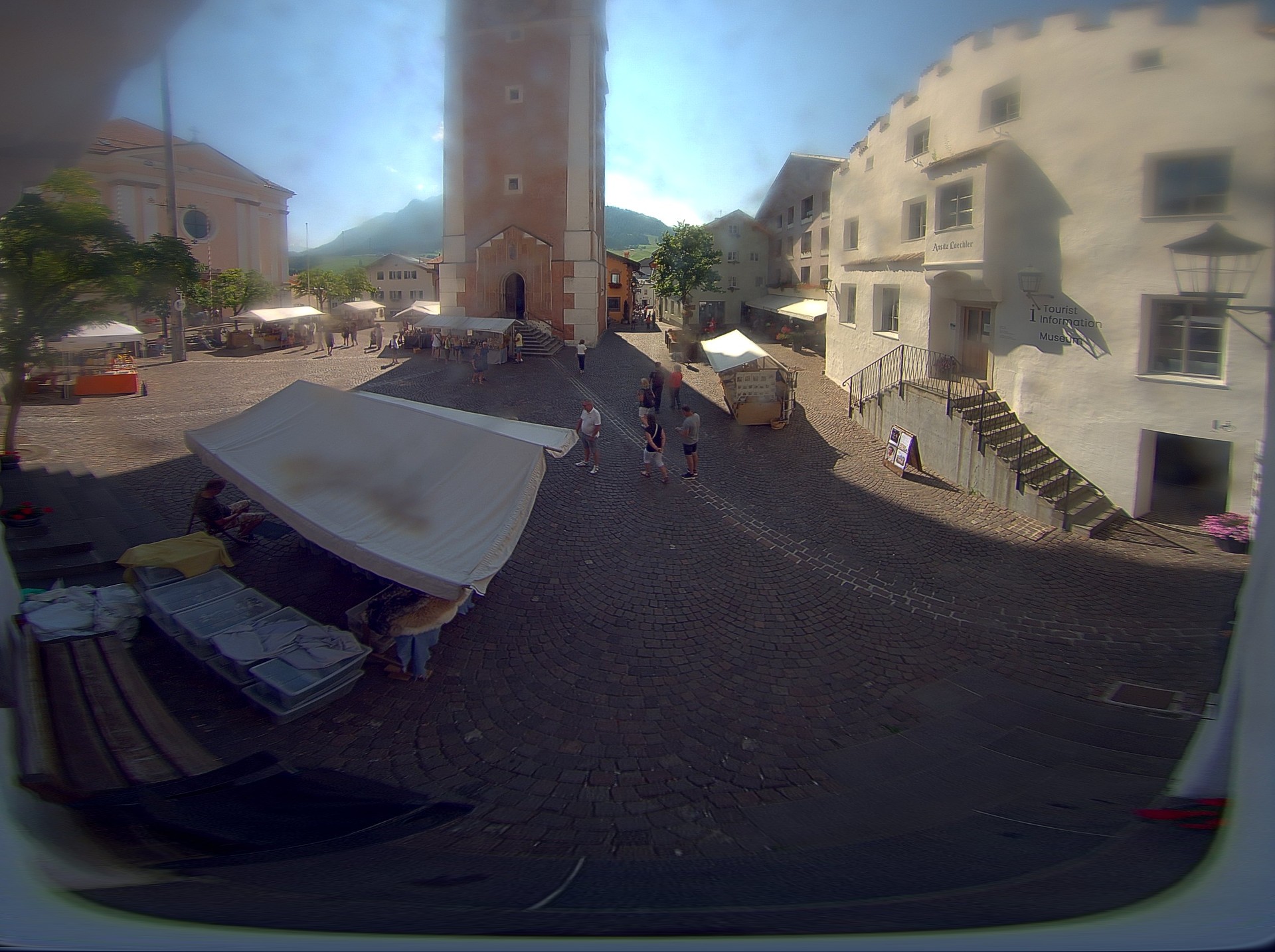 Archiv Foto Webcam Dorfplatz Kastelruth, Südtirol