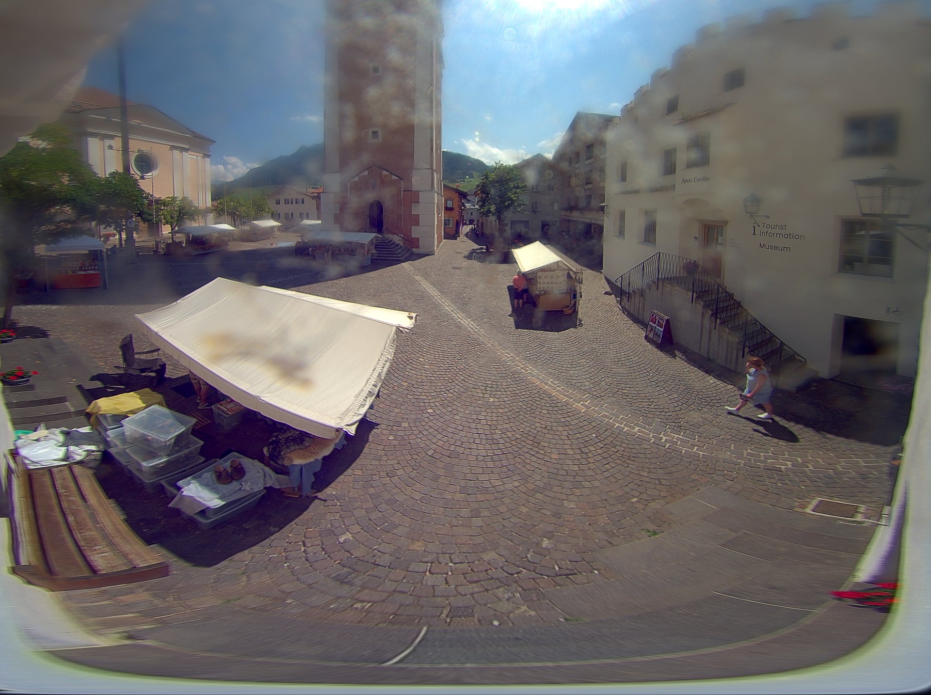 Archiv Foto Webcam Dorfplatz Kastelruth, Südtirol