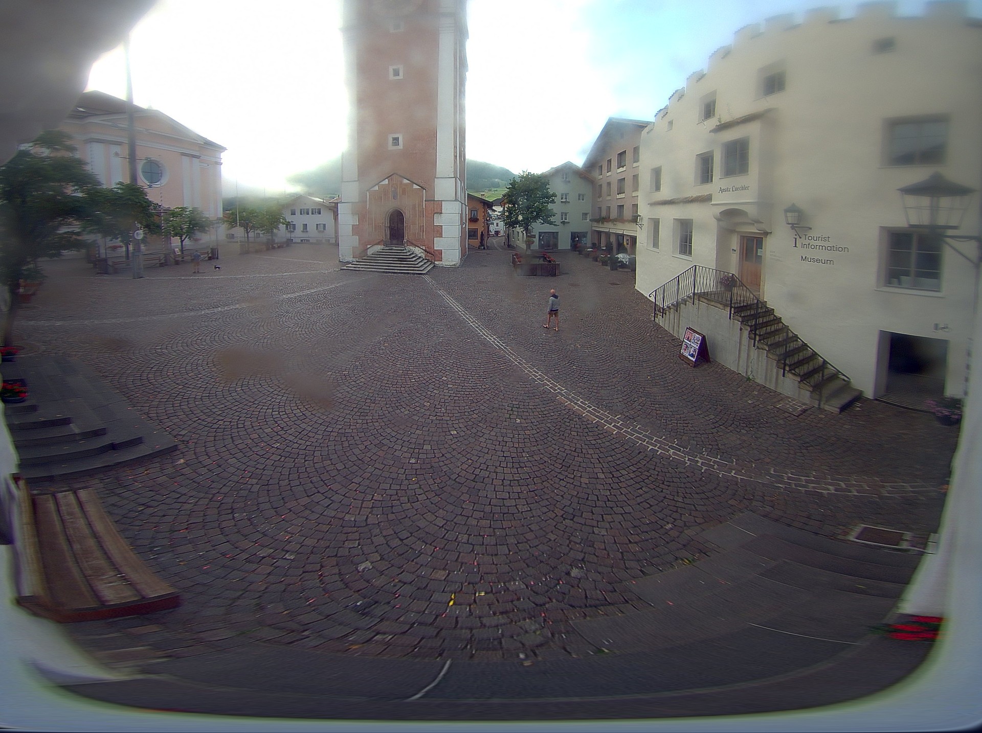 Archiv Foto Webcam Dorfplatz Kastelruth, Südtirol