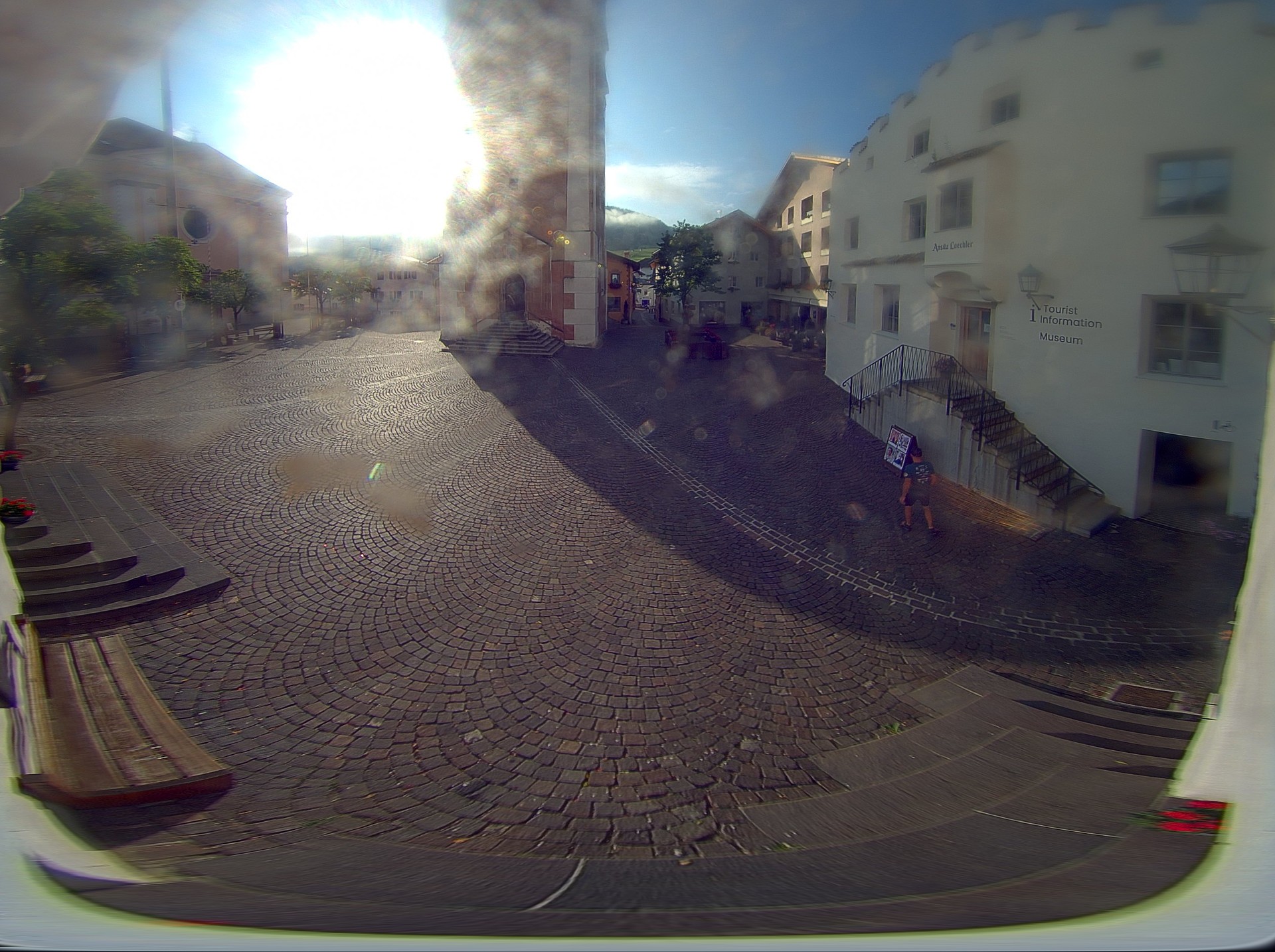 Archiv Foto Webcam Dorfplatz Kastelruth, Südtirol