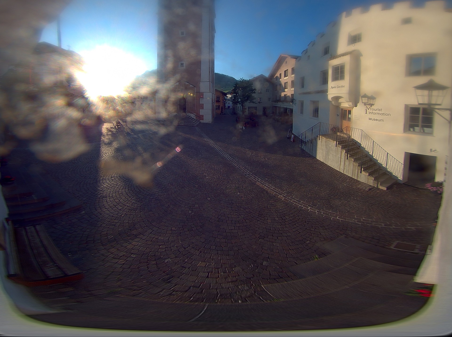 Archiv Foto Webcam Dorfplatz Kastelruth, Südtirol