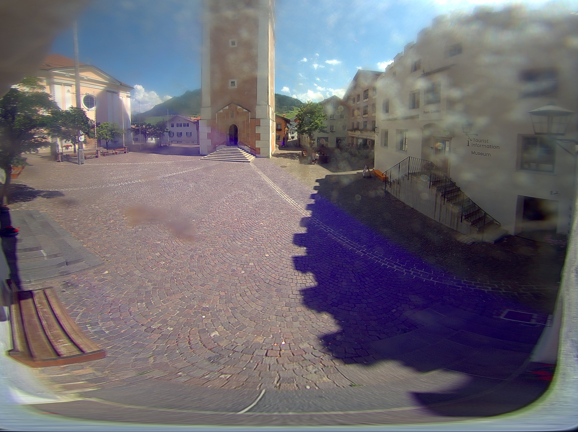 Archiv Foto Webcam Dorfplatz Kastelruth, Südtirol