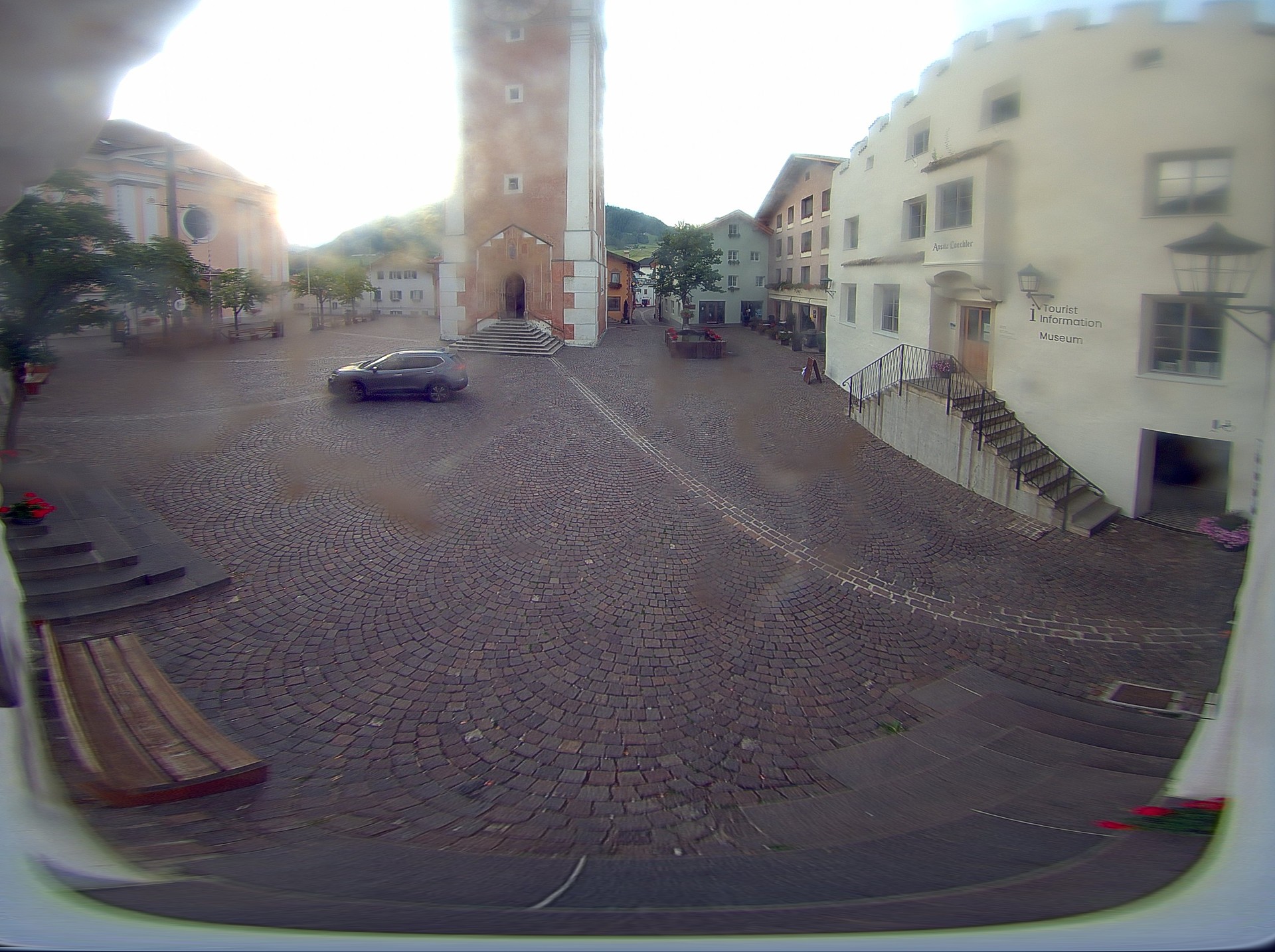 Archiv Foto Webcam Dorfplatz Kastelruth, Südtirol