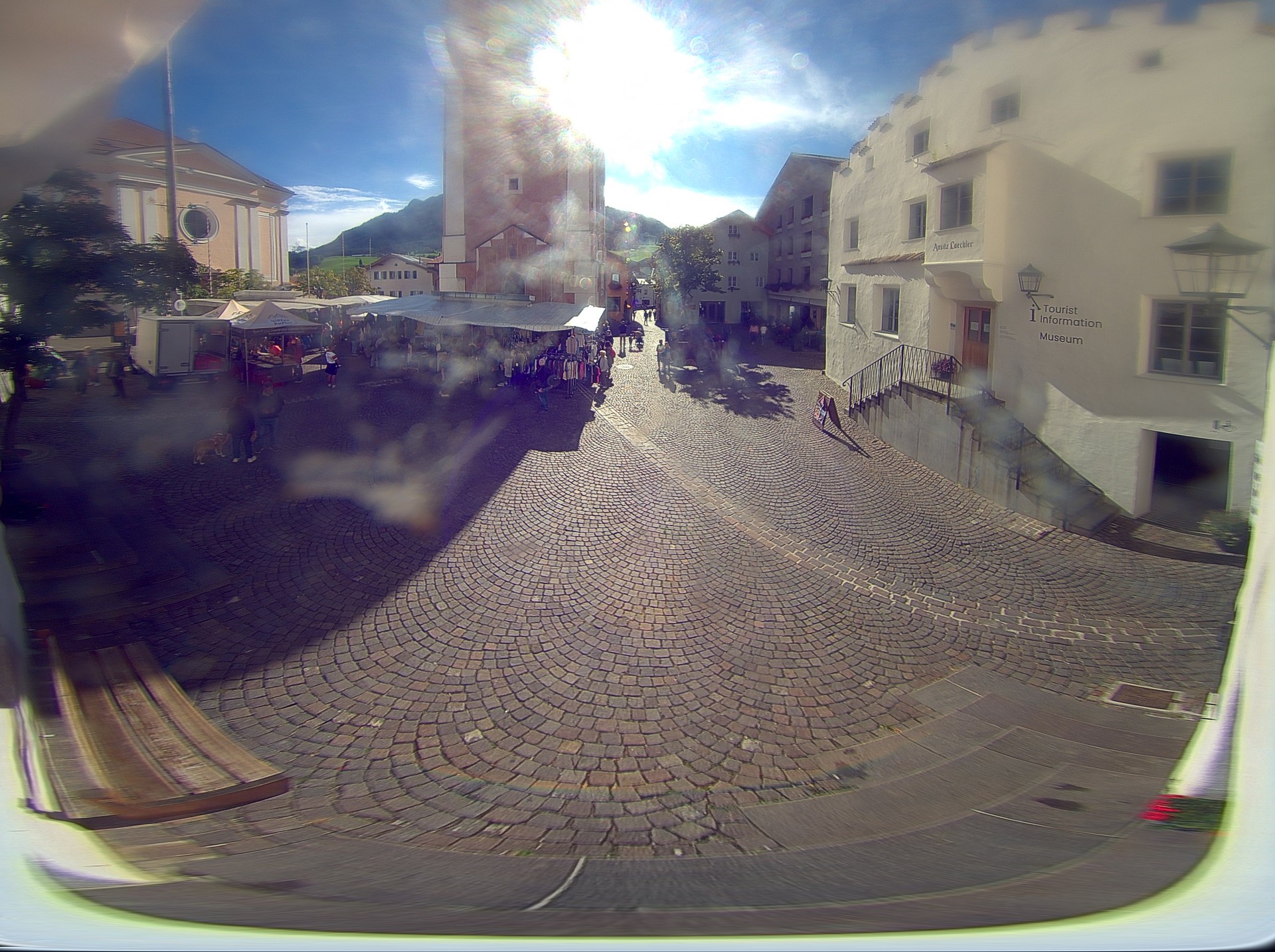 Archiv Foto Webcam Dorfplatz Kastelruth, Südtirol