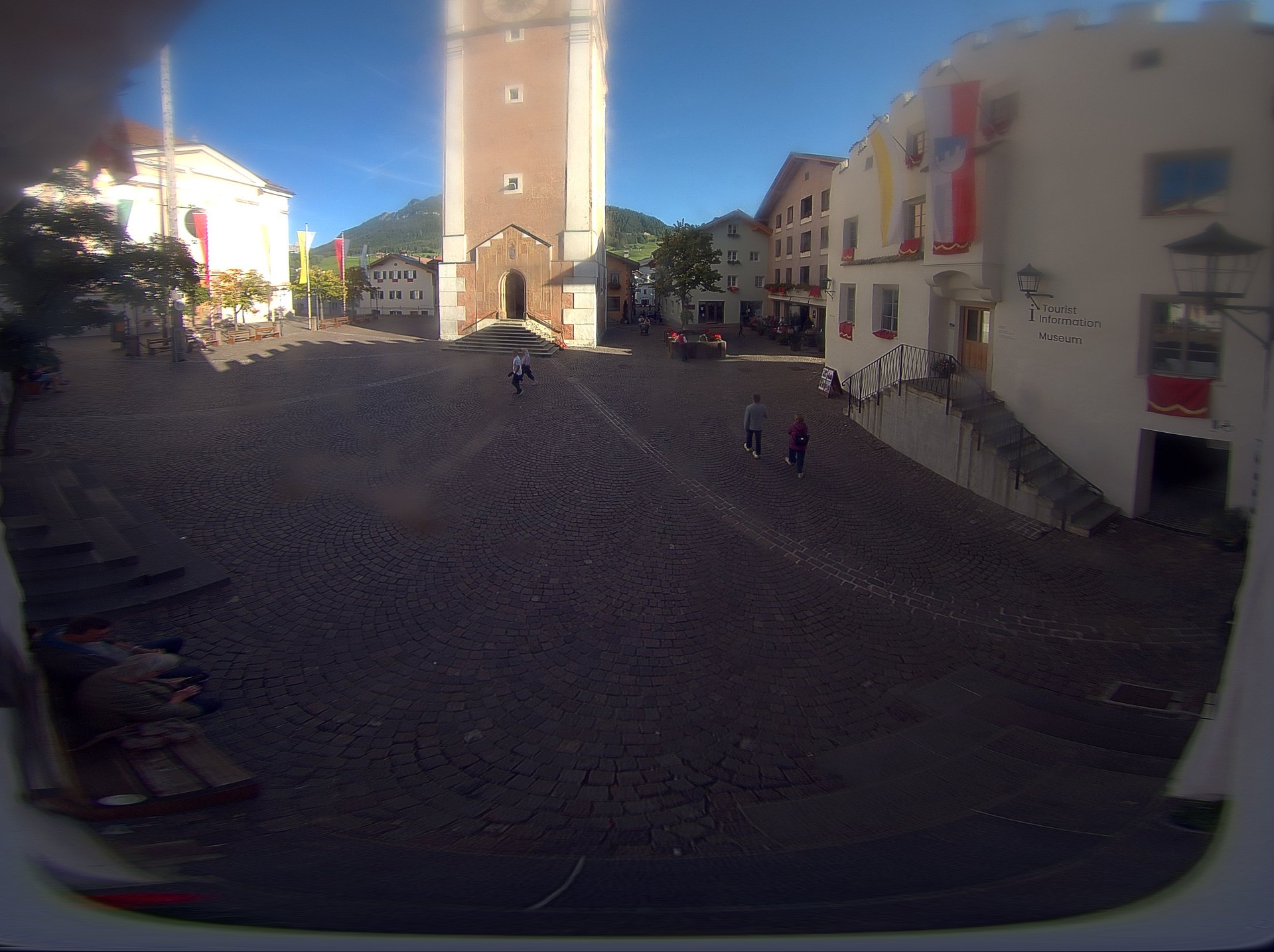 Archiv Foto Webcam Dorfplatz Kastelruth, Südtirol