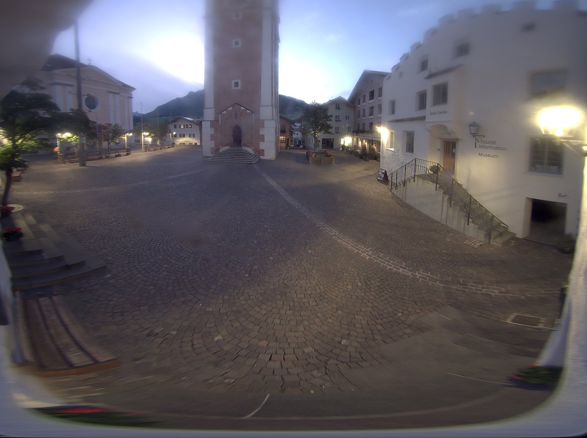 Archived image Webcam Castelrotto/Kastelruth village square, South Tyrol
