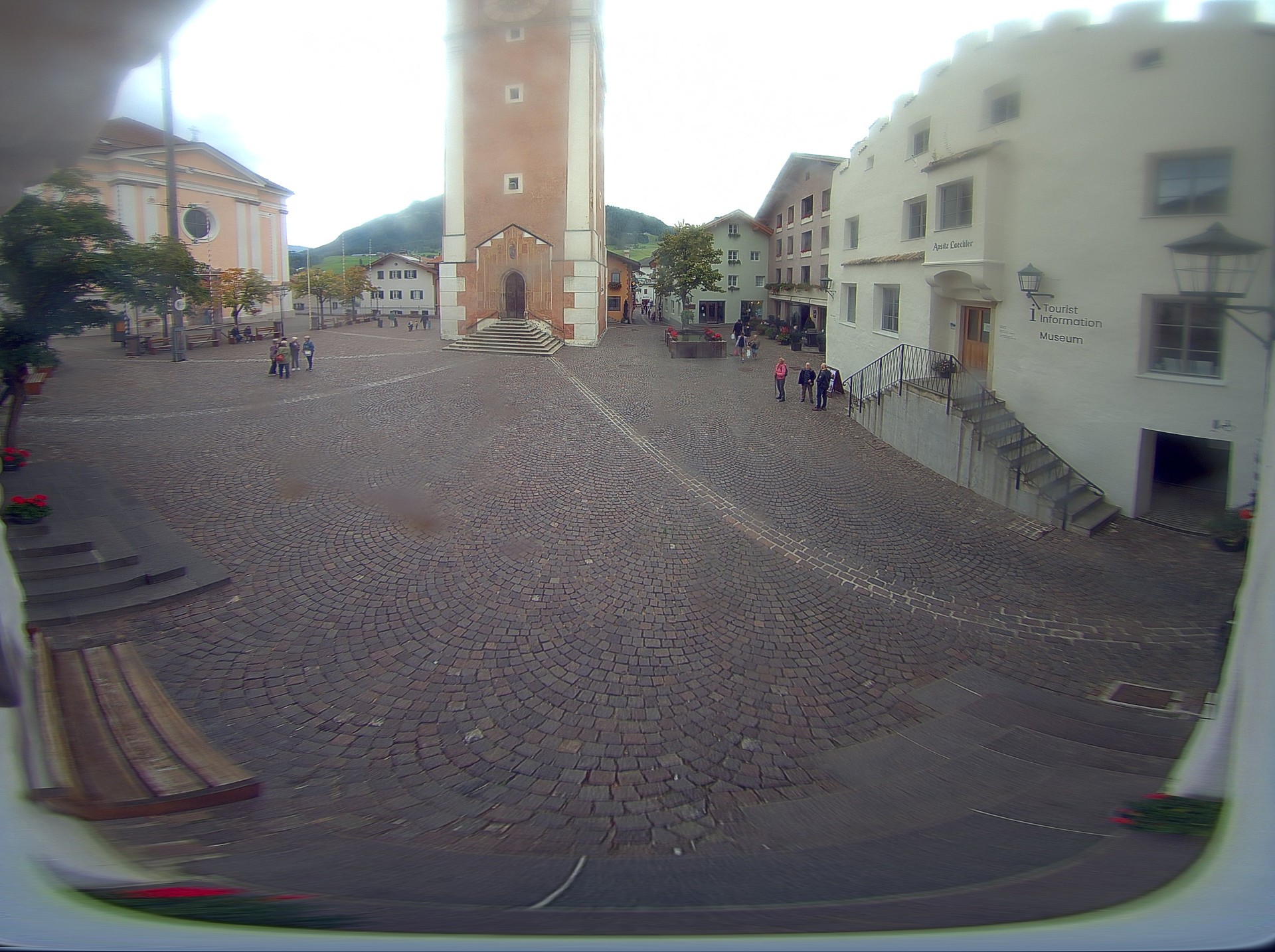 Archived image Webcam Castelrotto/Kastelruth village square, South Tyrol