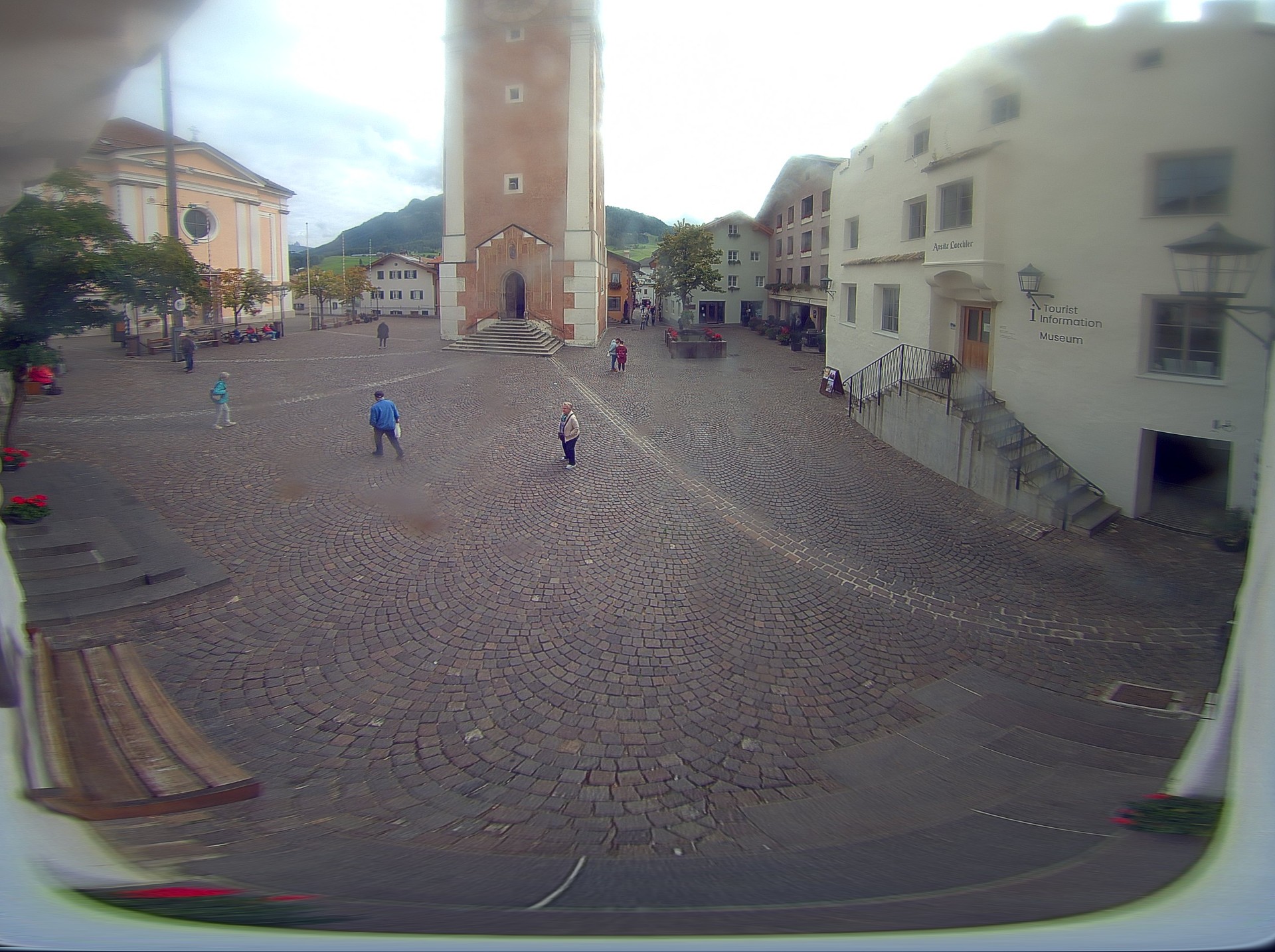 Archived image Webcam Castelrotto/Kastelruth village square, South Tyrol